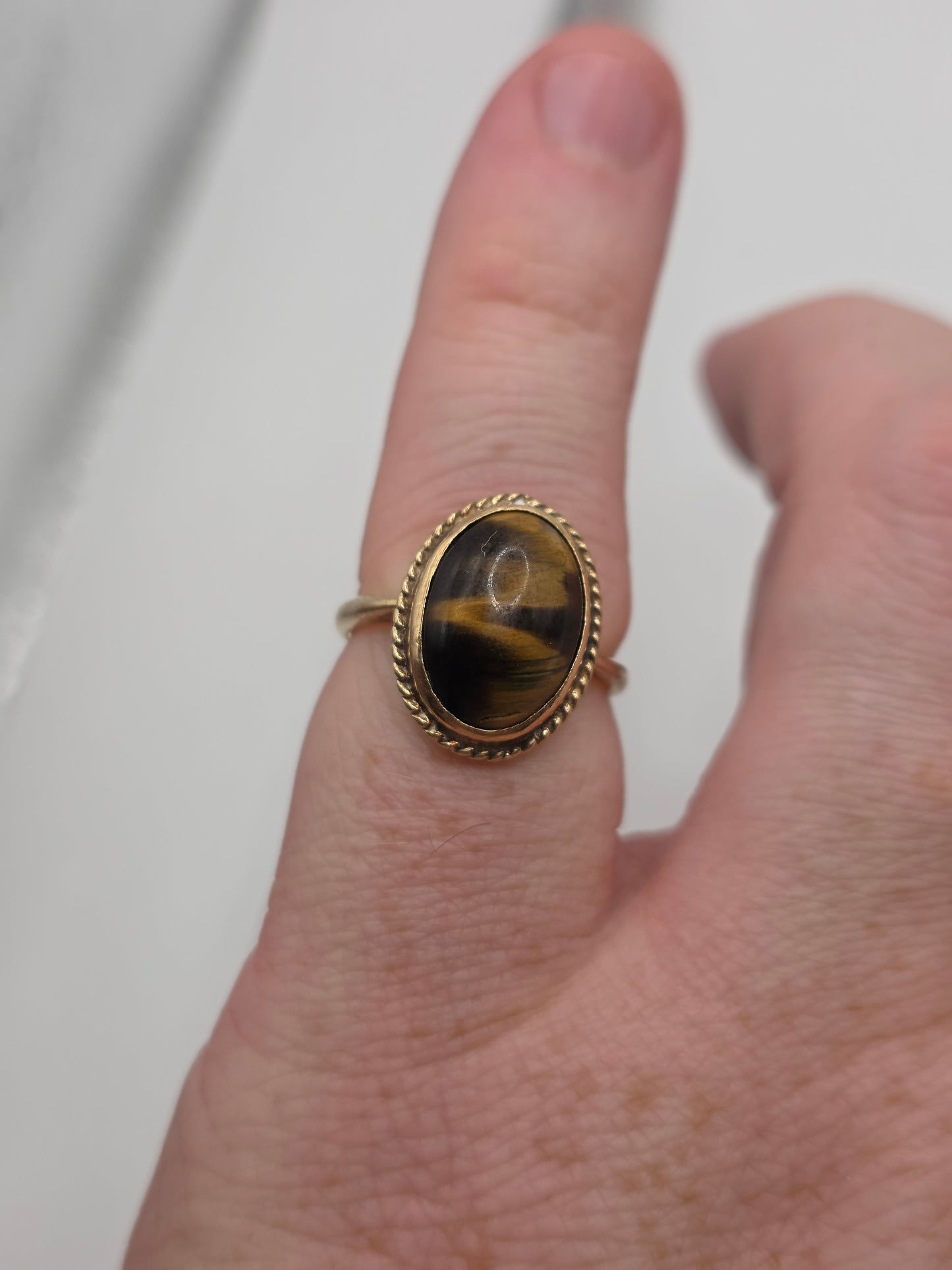 9ct gold tiger's eye ring
