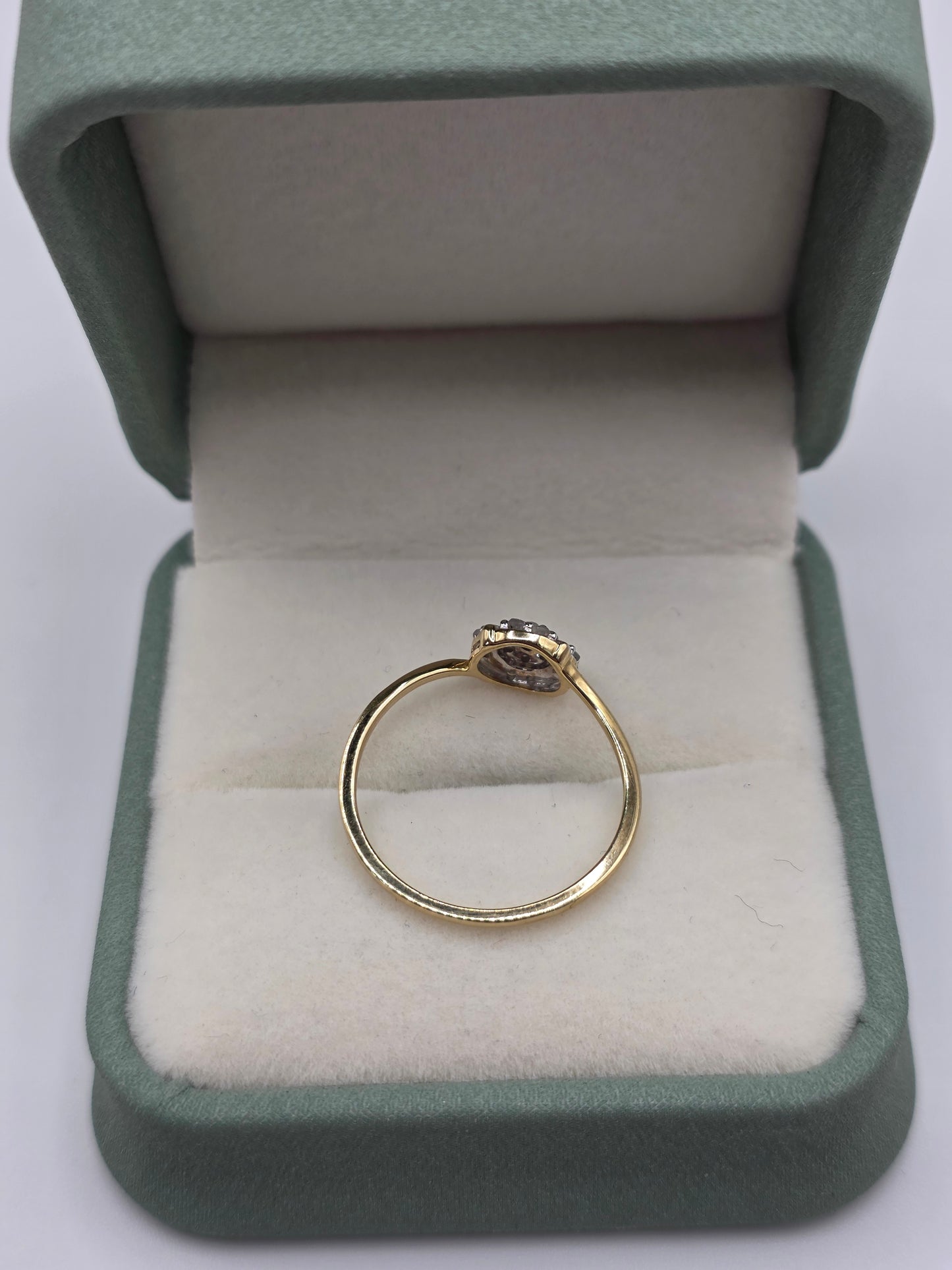 9ct gold diamond ring