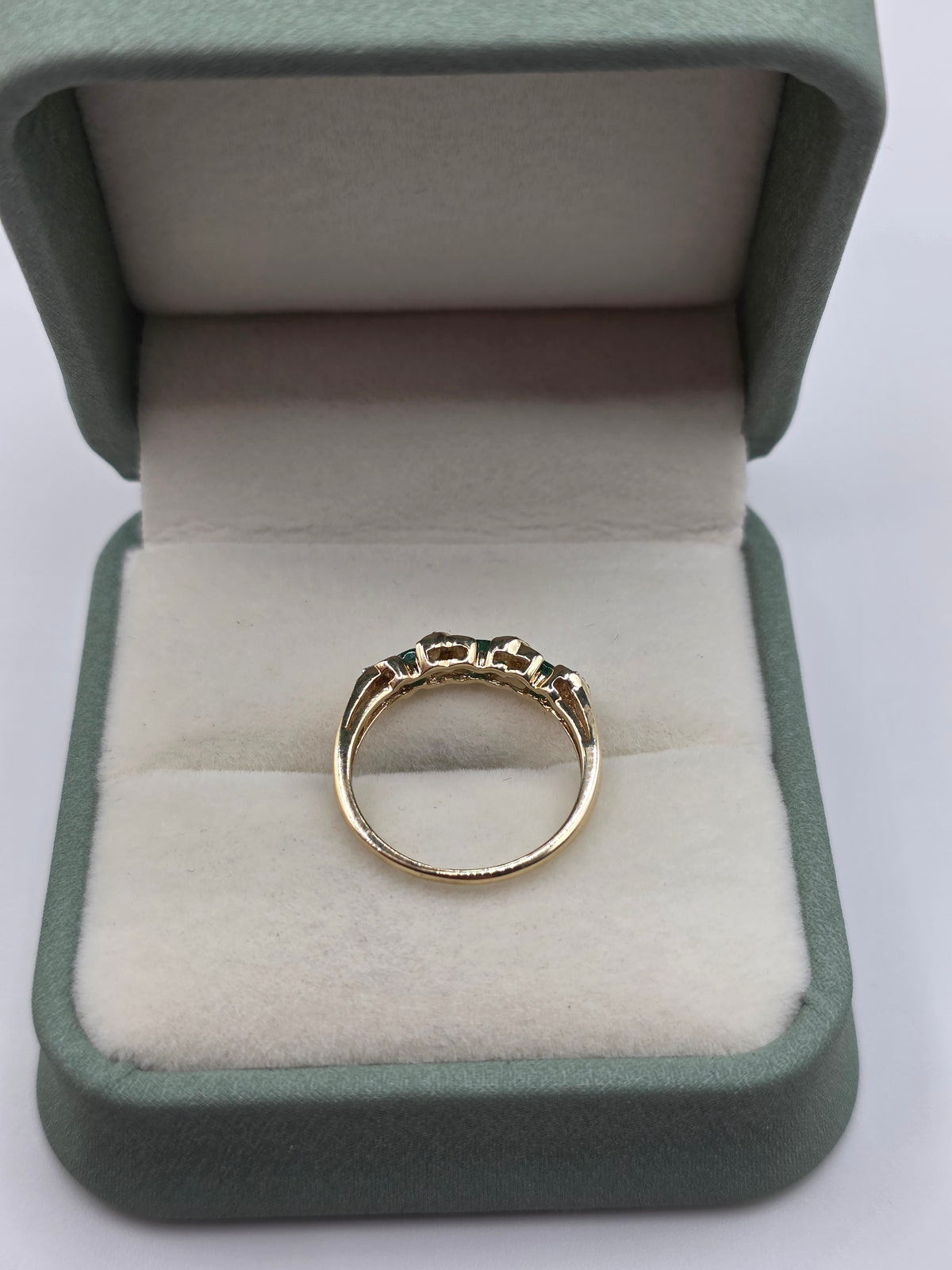 9ct gold emerald and diamond ring