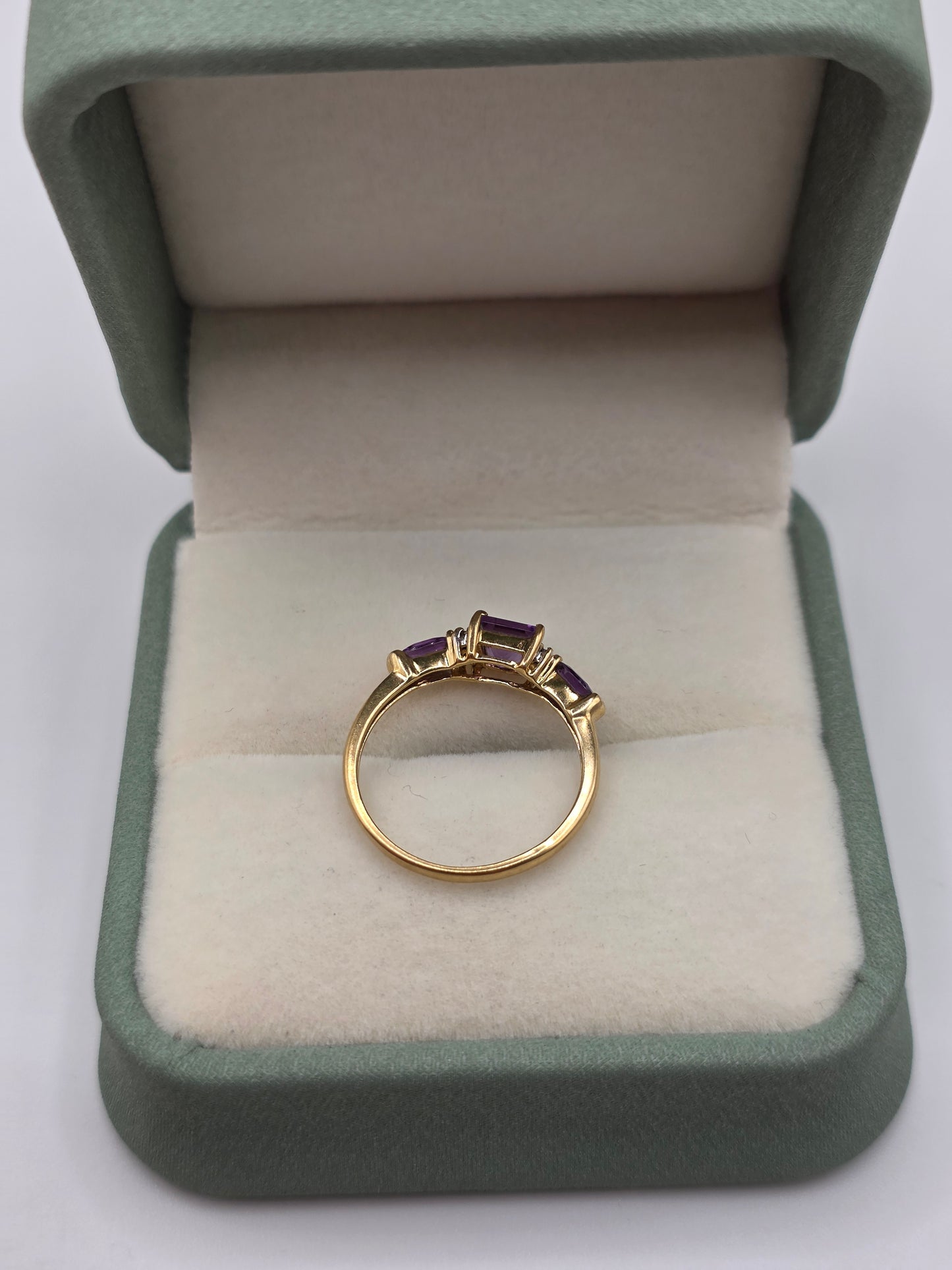 9ct gold amethyst and diamond ring