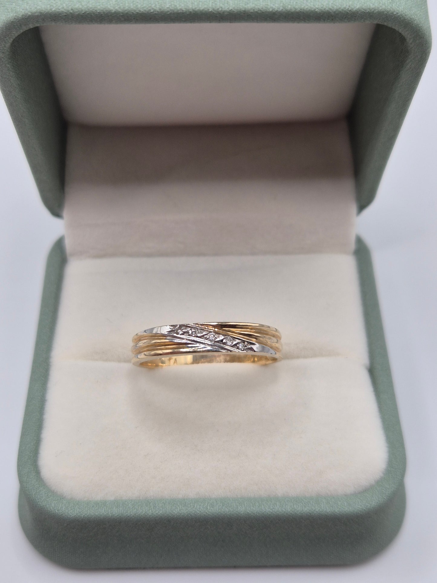 14ct gold diamond ring