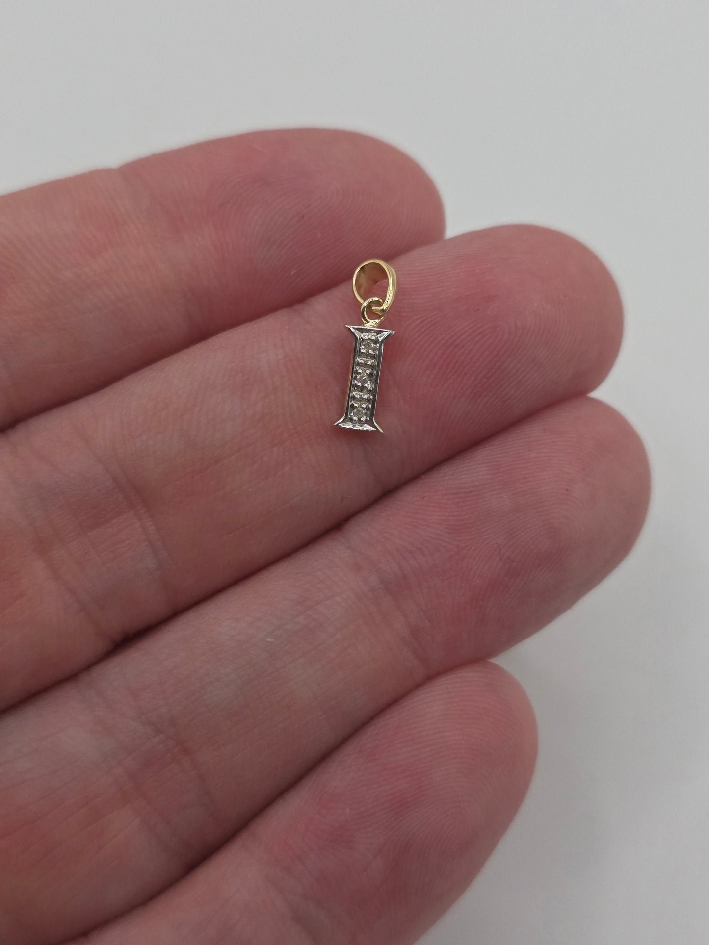 9ct gold diamond initial I pendant