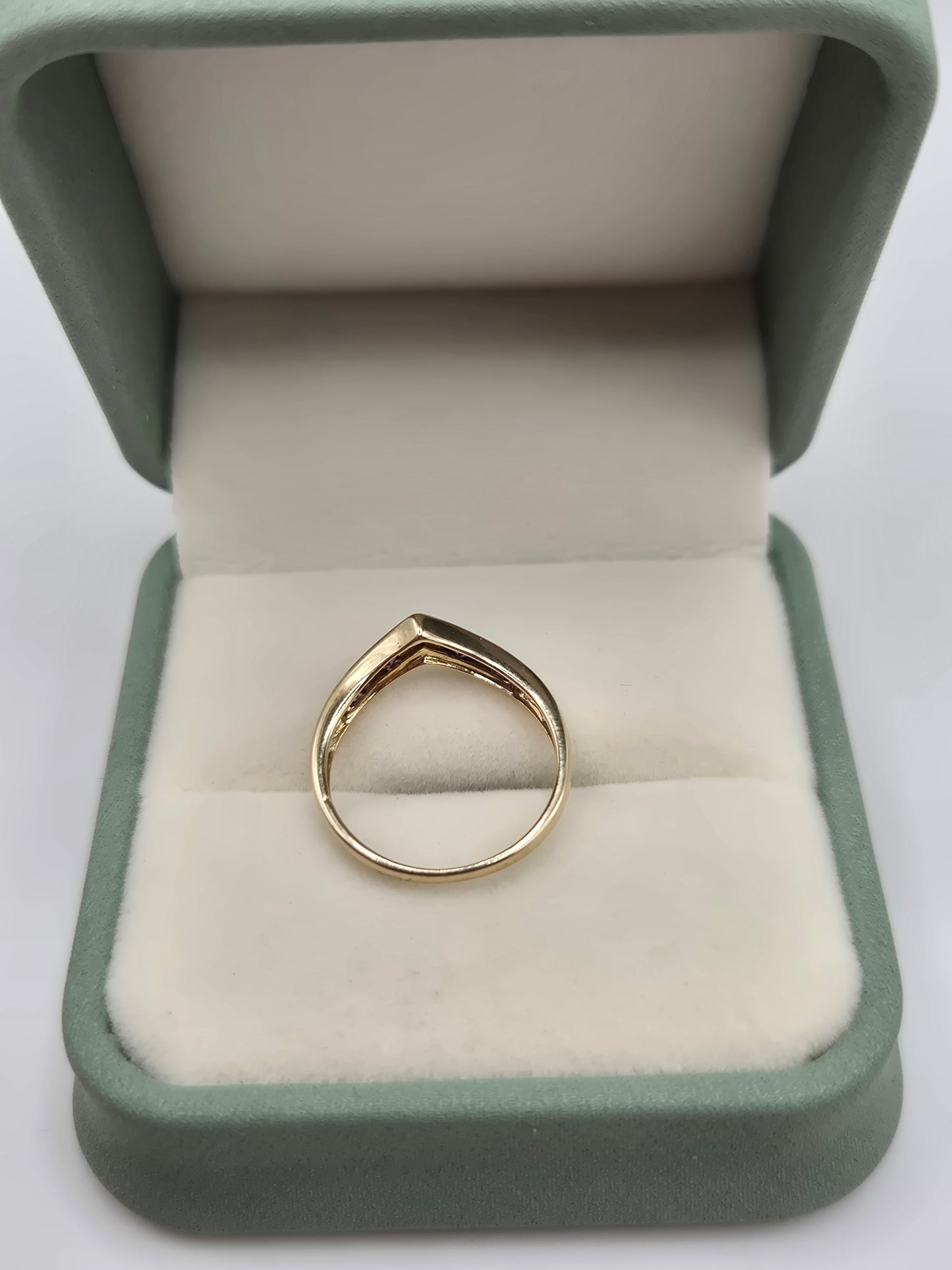 9ct gold amethyst and diamond wishbone ring