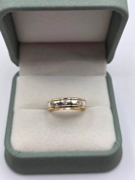 9ct two tone gold diamond ring
