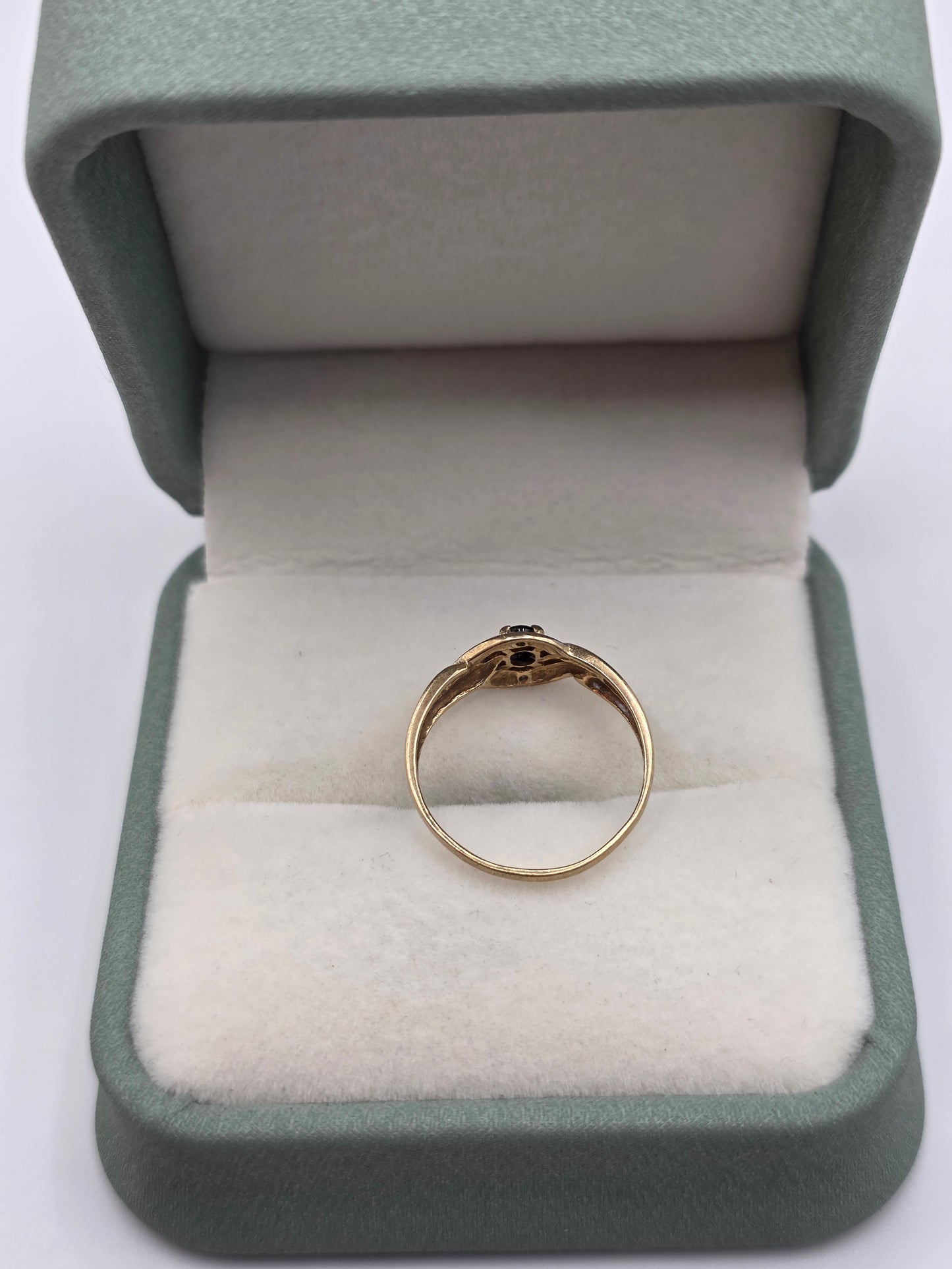 9ct gold sapphire and diamond ring