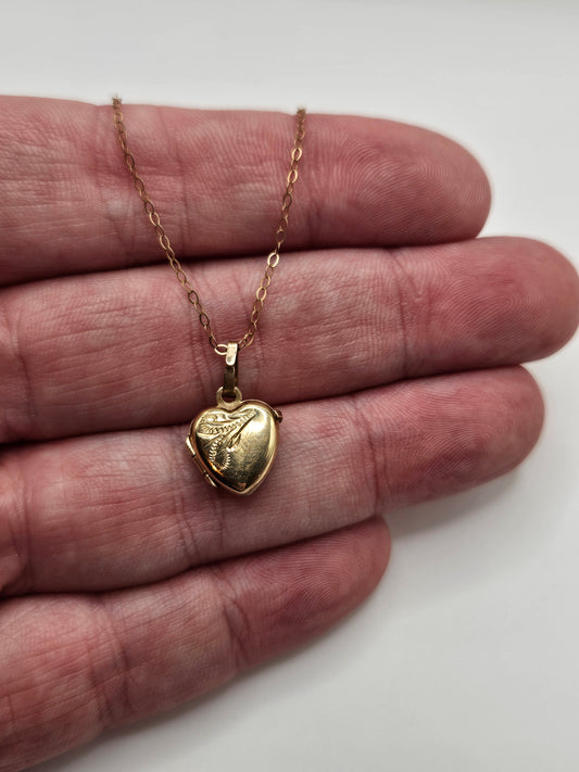 9ct gold locket necklace