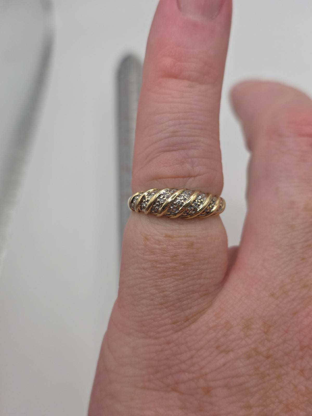 9ct gold diamond croissant ring
