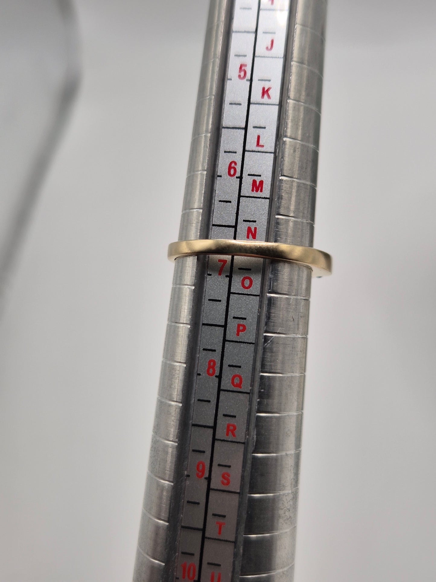 9ct gold topaz and diamond ring