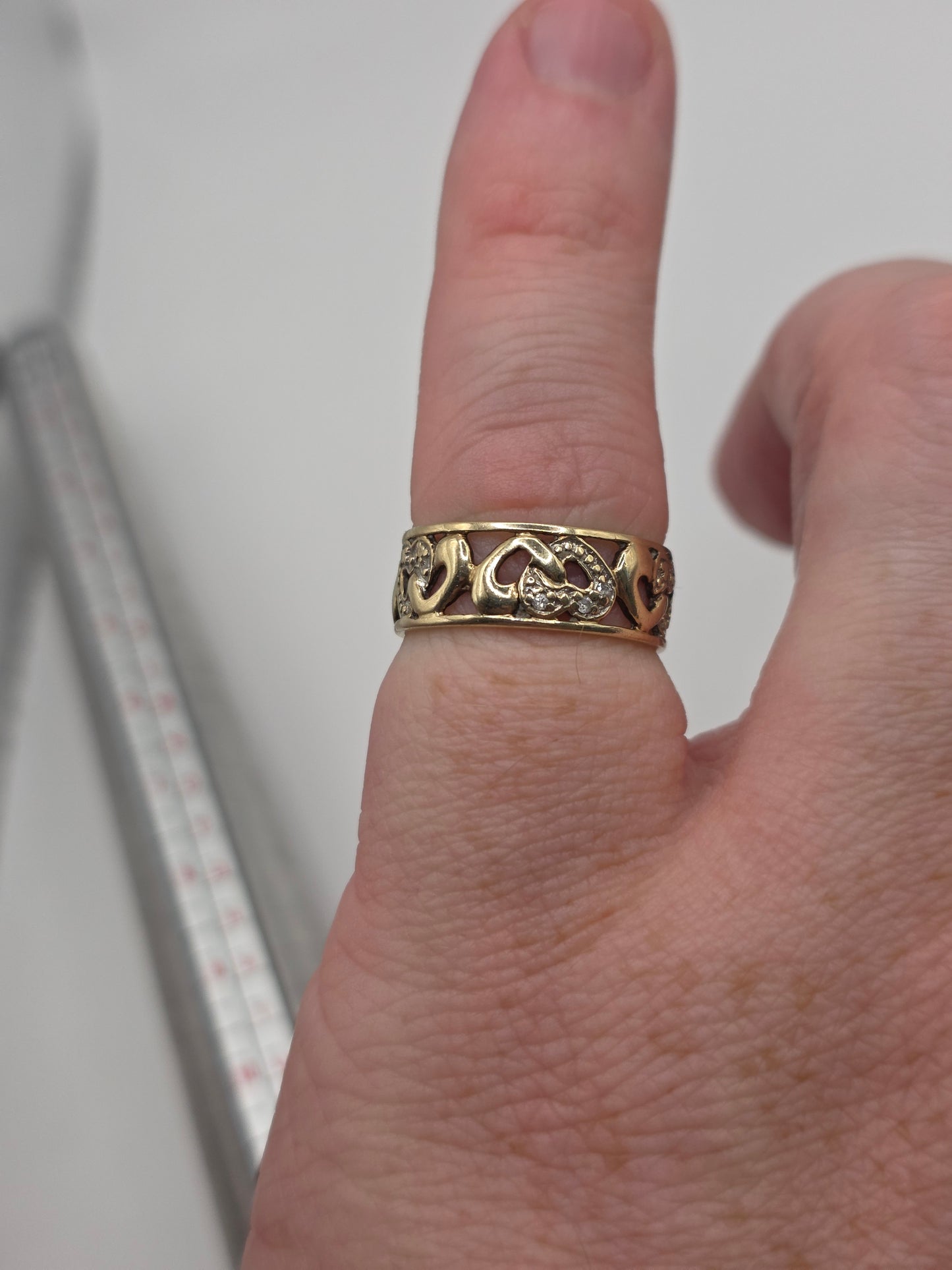 9ct gold diamond heart ring