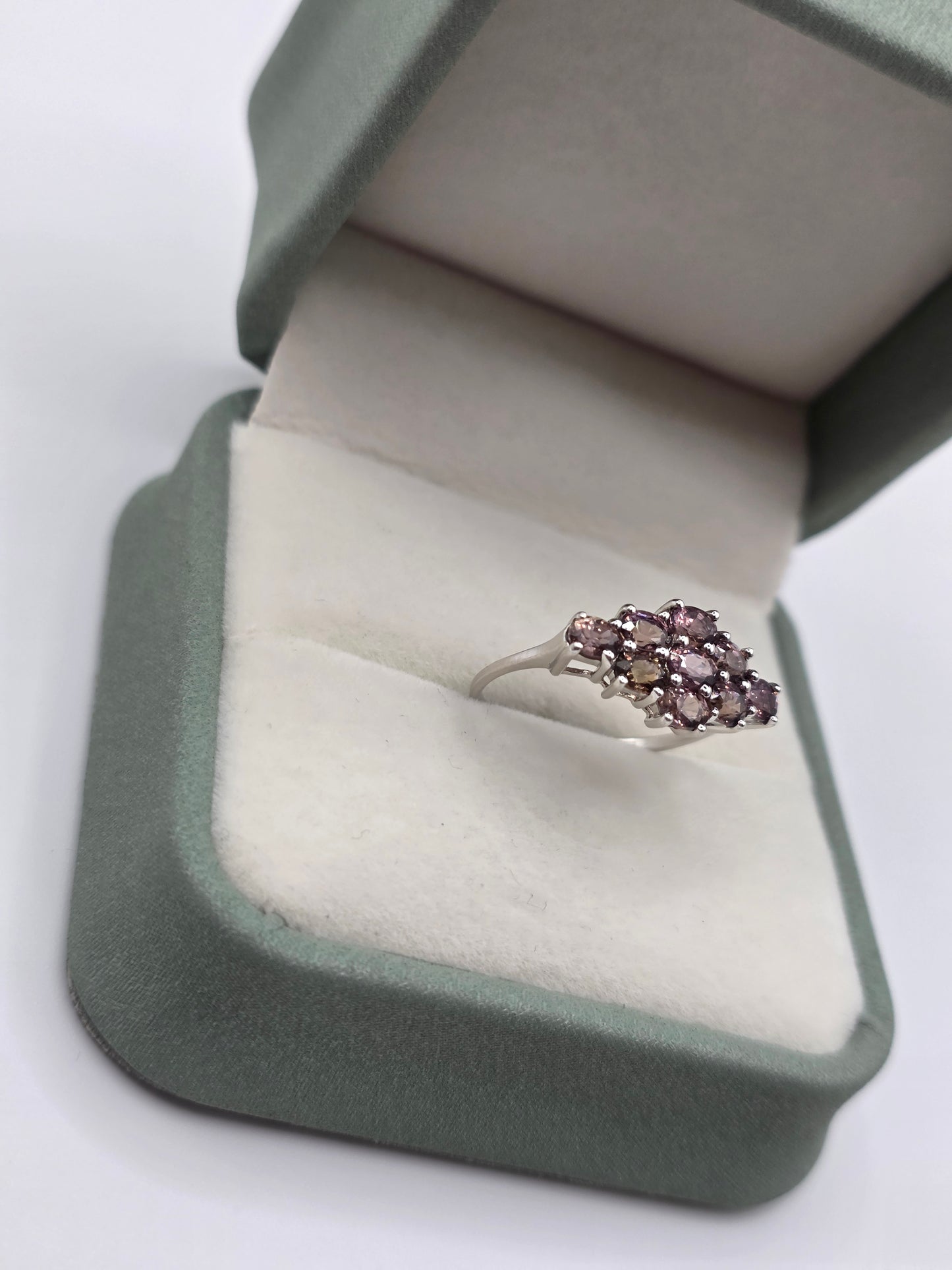 9ct white gold quartz ring