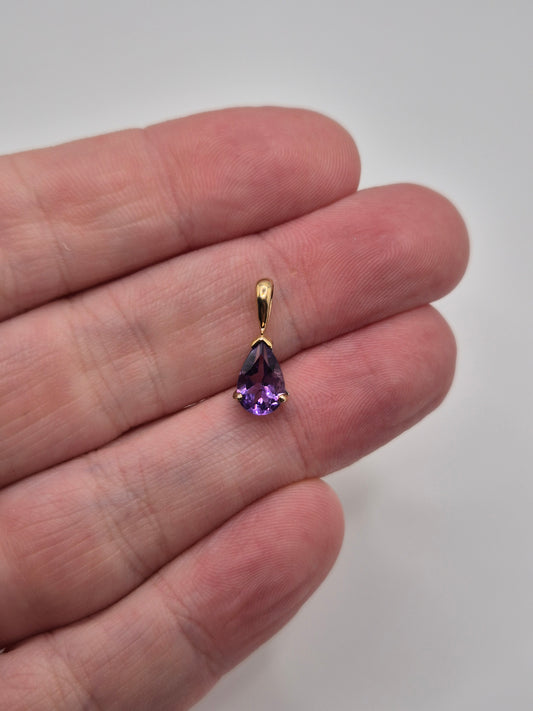 9ct gold amethyst pendant