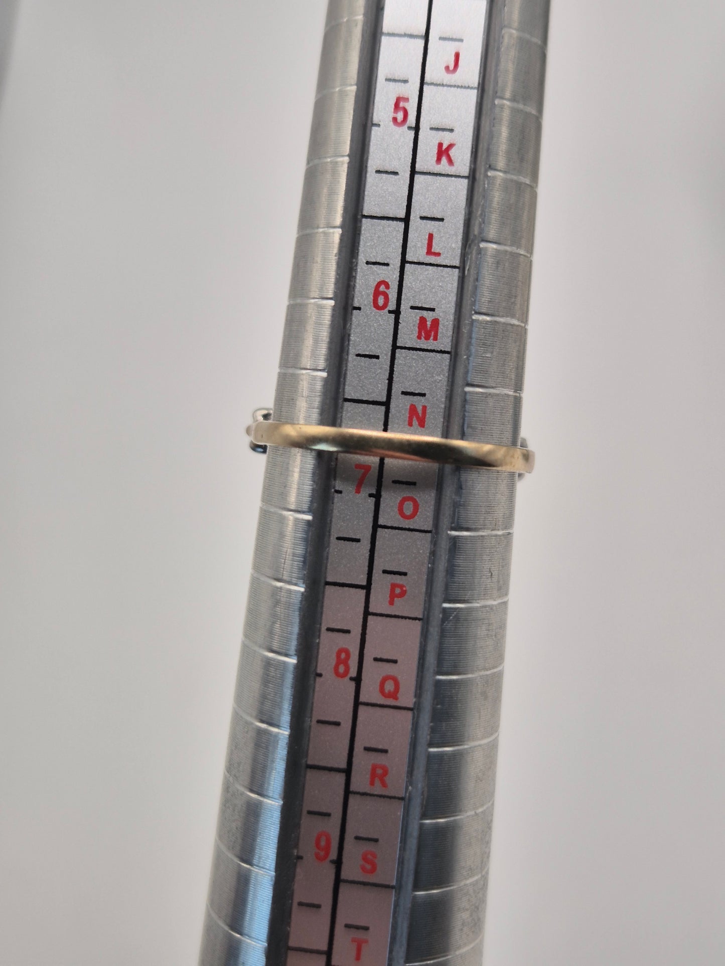 9ct gold sapphire and diamond ring