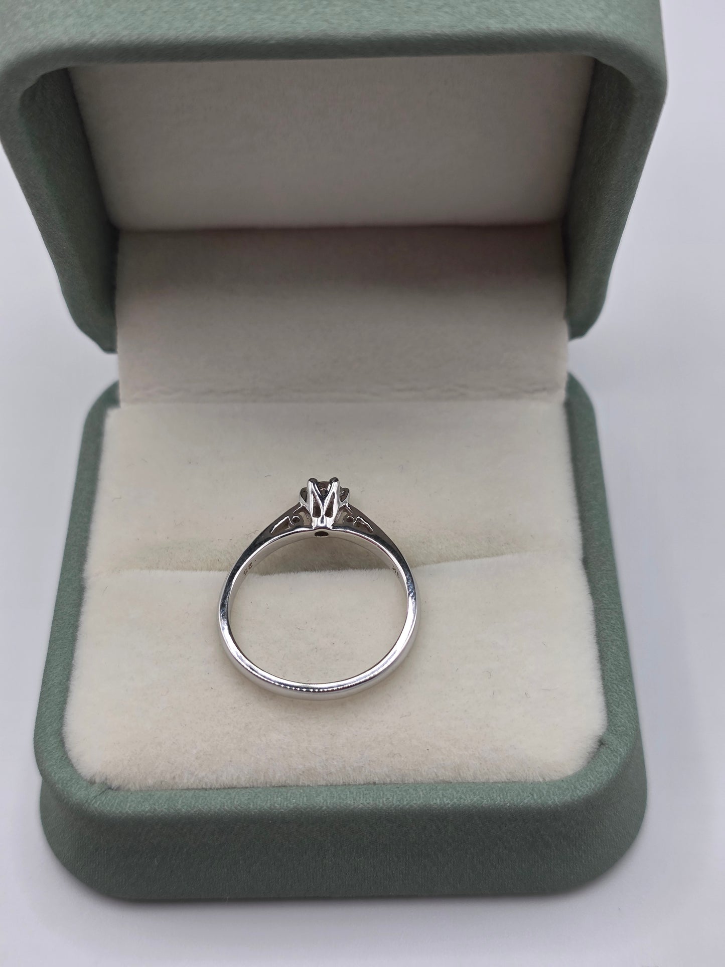 9ct white gold diamond ring