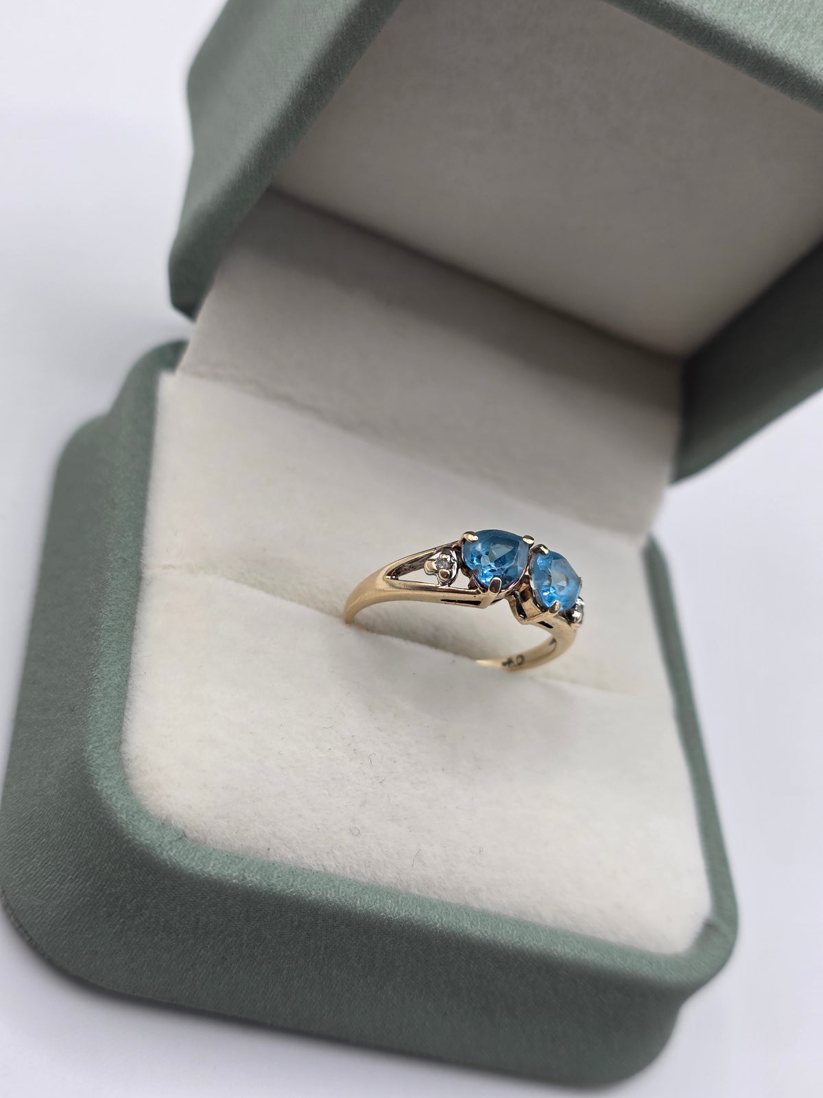 9ct gold topaz ring