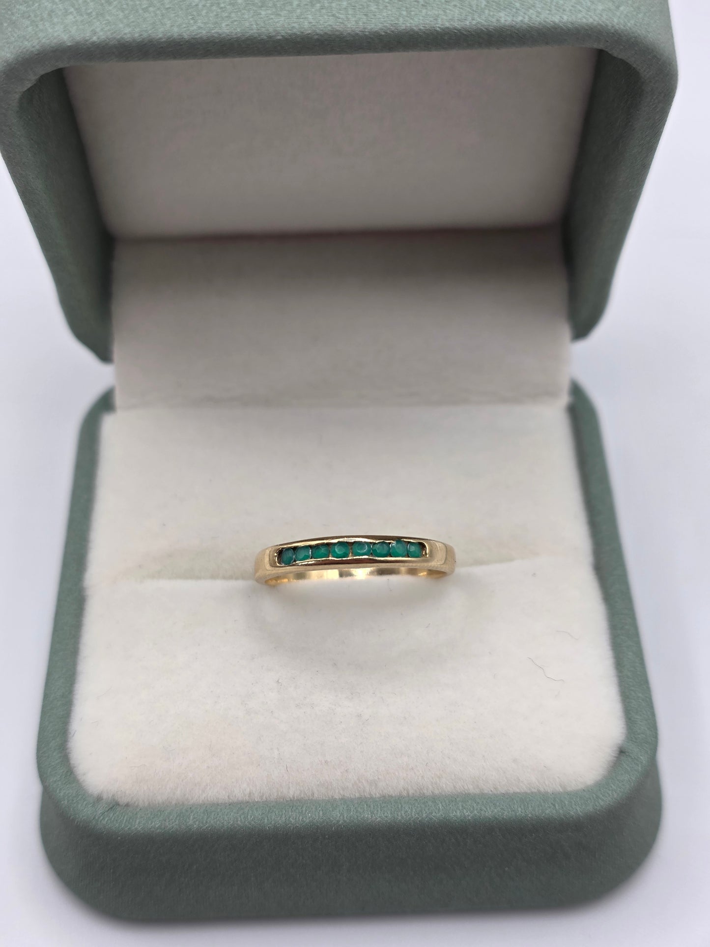 14ct gold chrysoprase ring