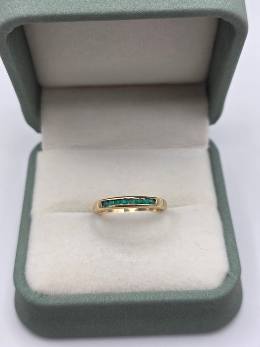 14ct gold chrysoprase ring