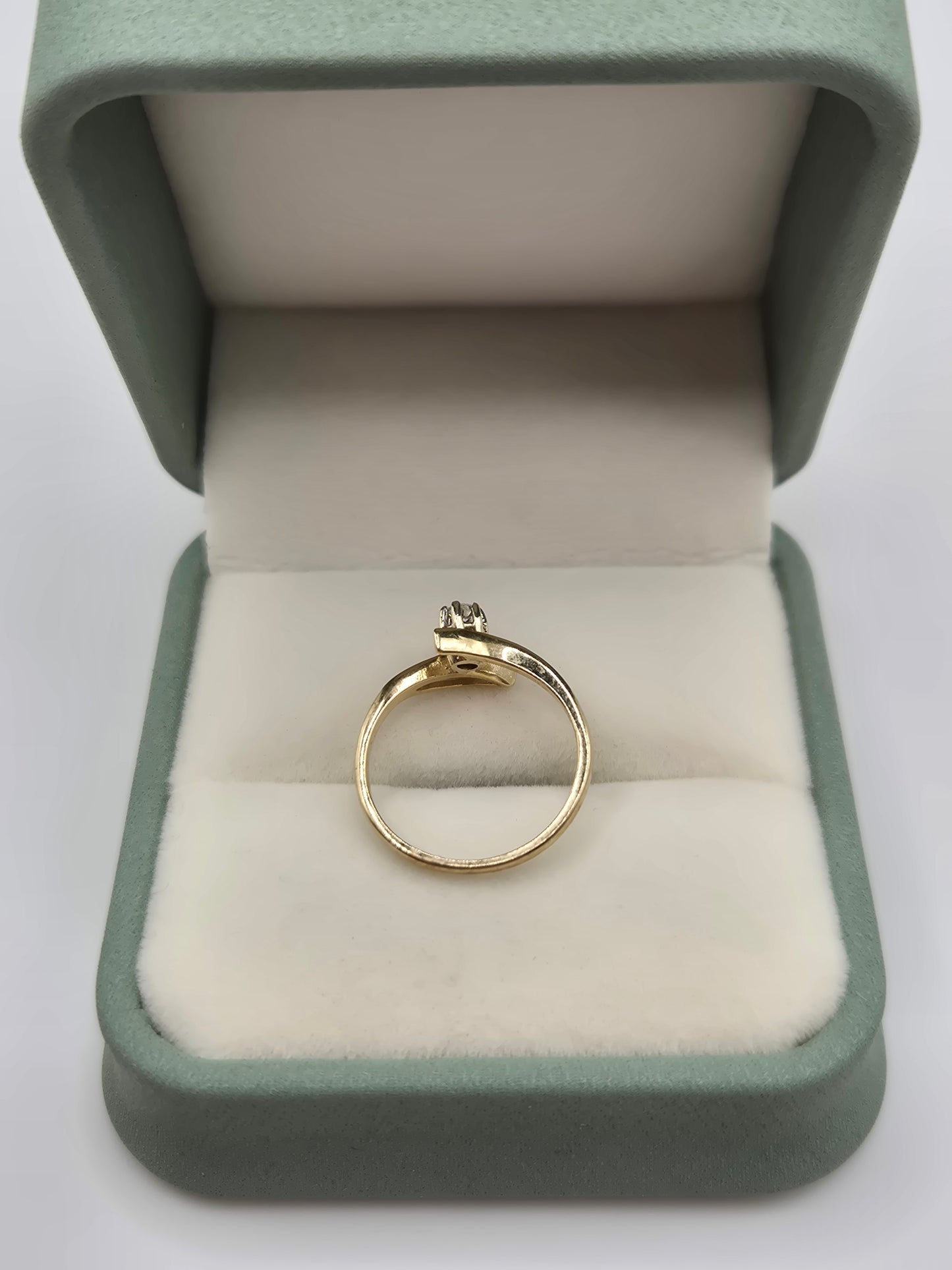 9ct gold diamond ring