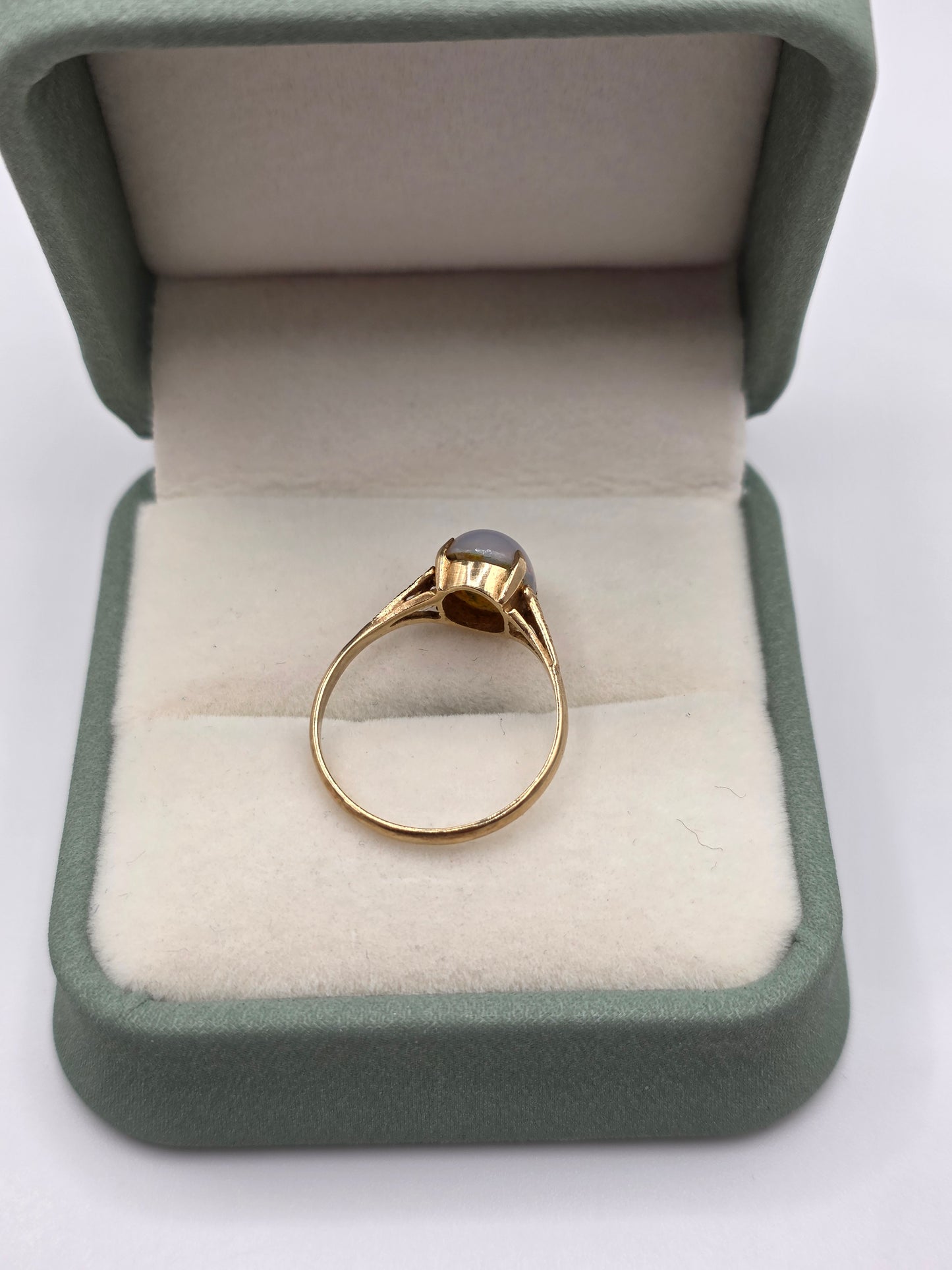 Vintage 9ct gold opal doublet ring