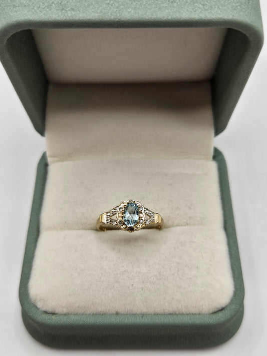 9ct gold topaz and diamond ring