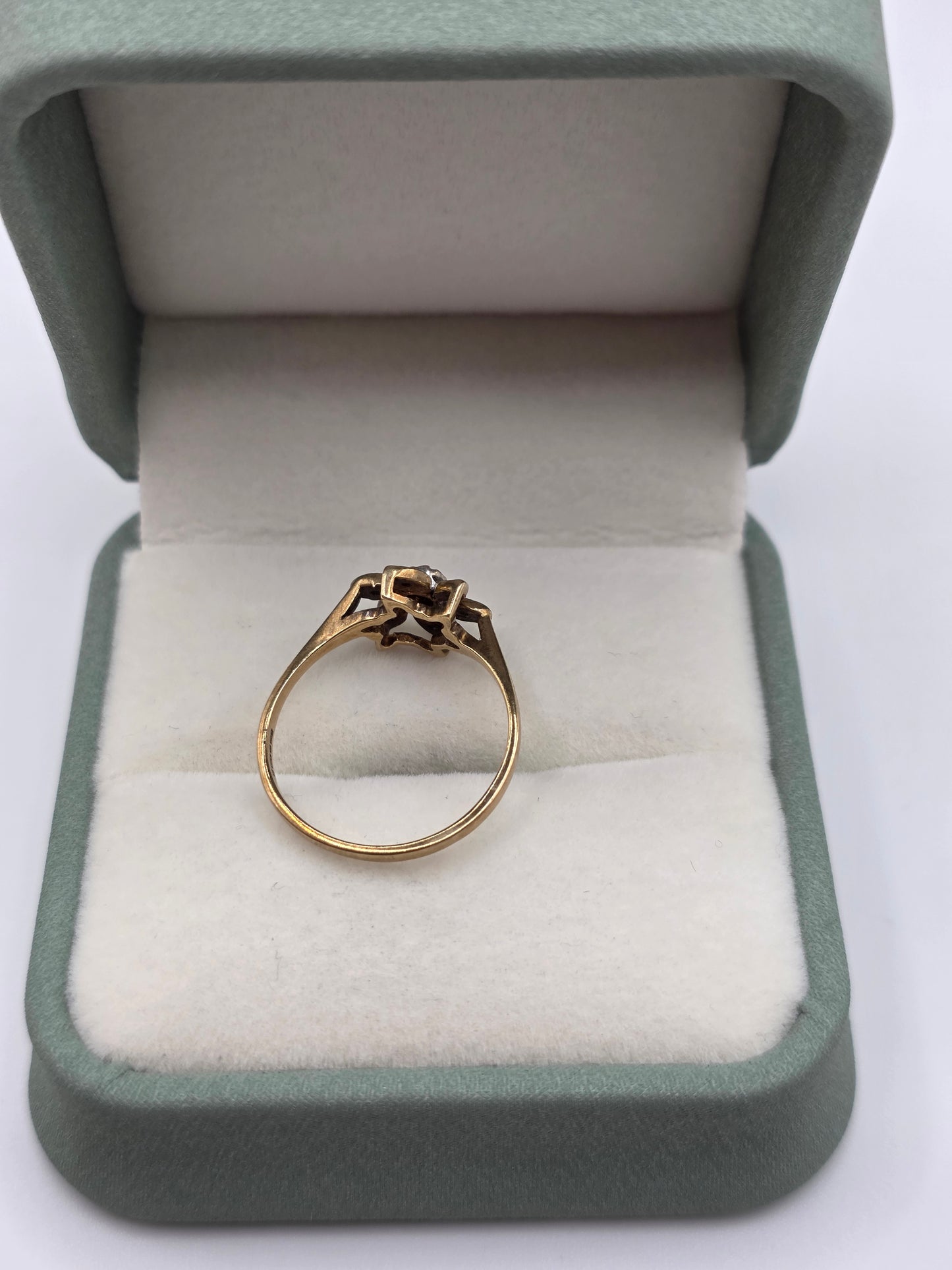 9ct gold diamond ring