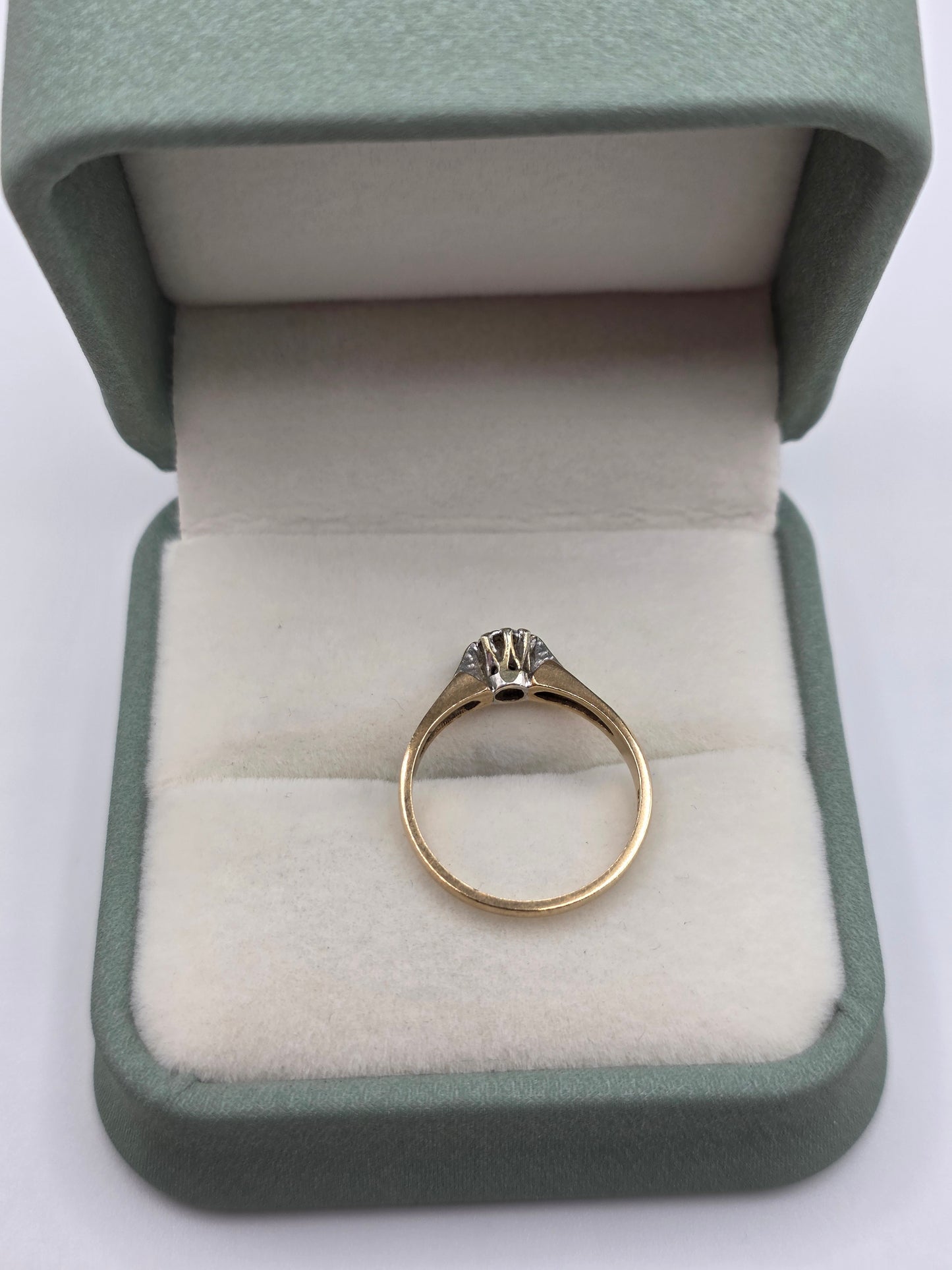 9ct gold diamond ring