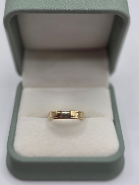 9ct gold band ring