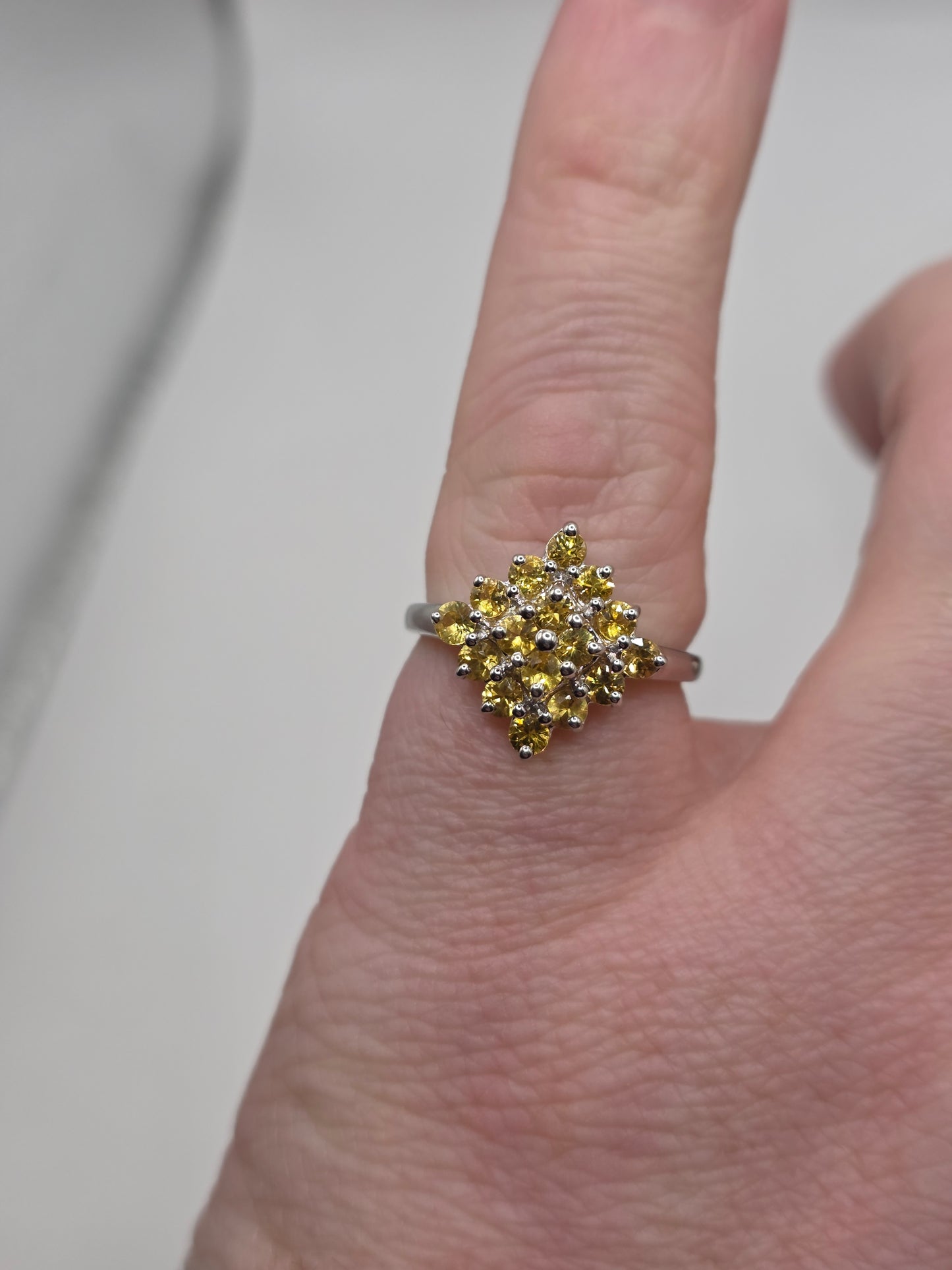 9ct white gold yellow quartz ring