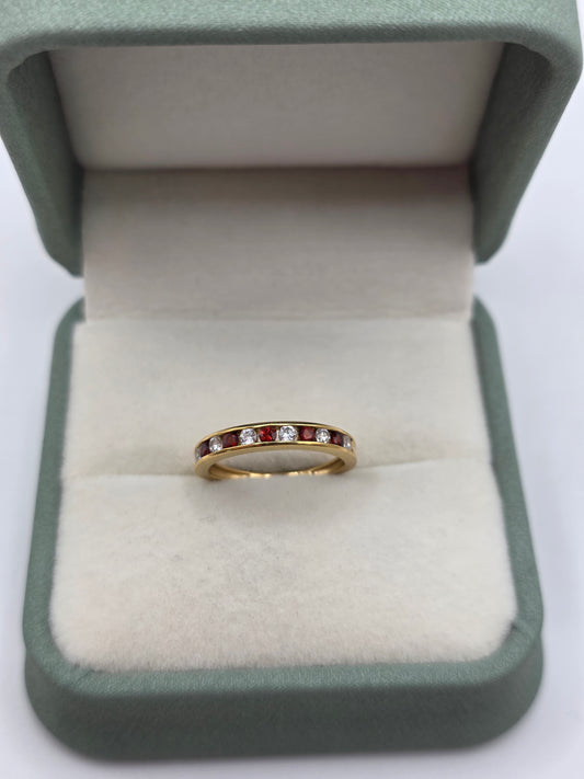 9ct gold garnet and cz ring