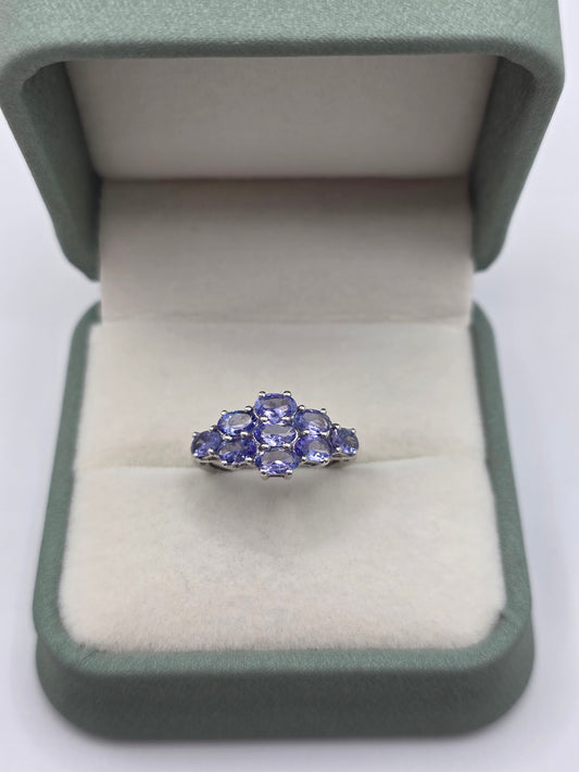 9ct white gold tanzanite ring