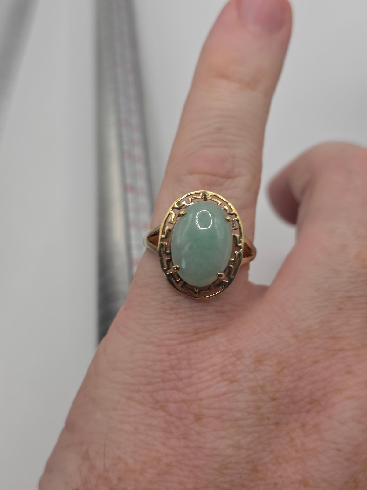 9ct gold jade ring