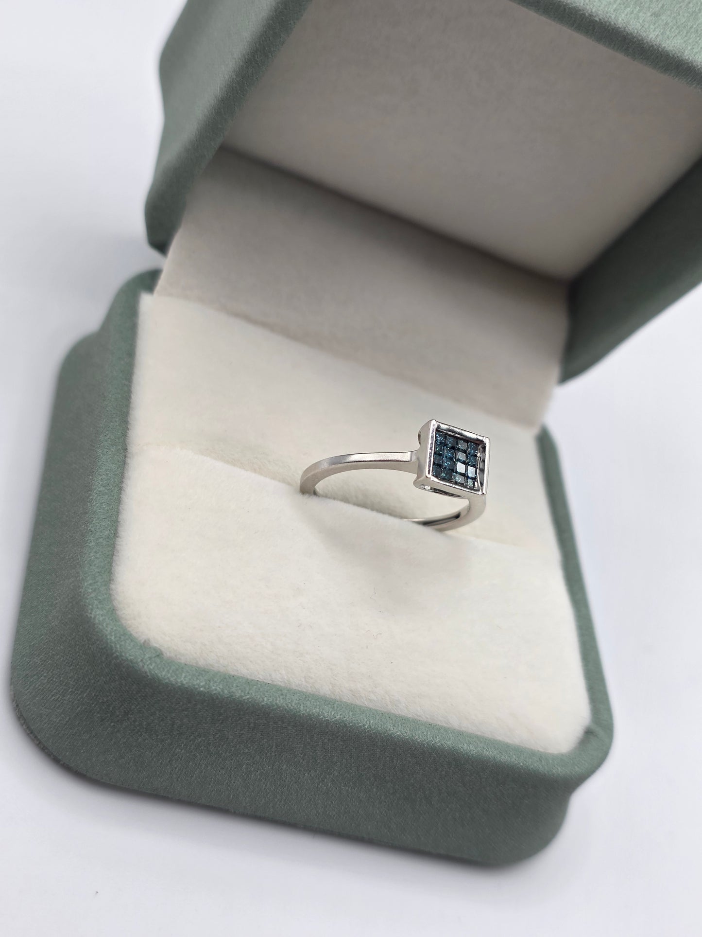 9ct white gold blue diamond ring