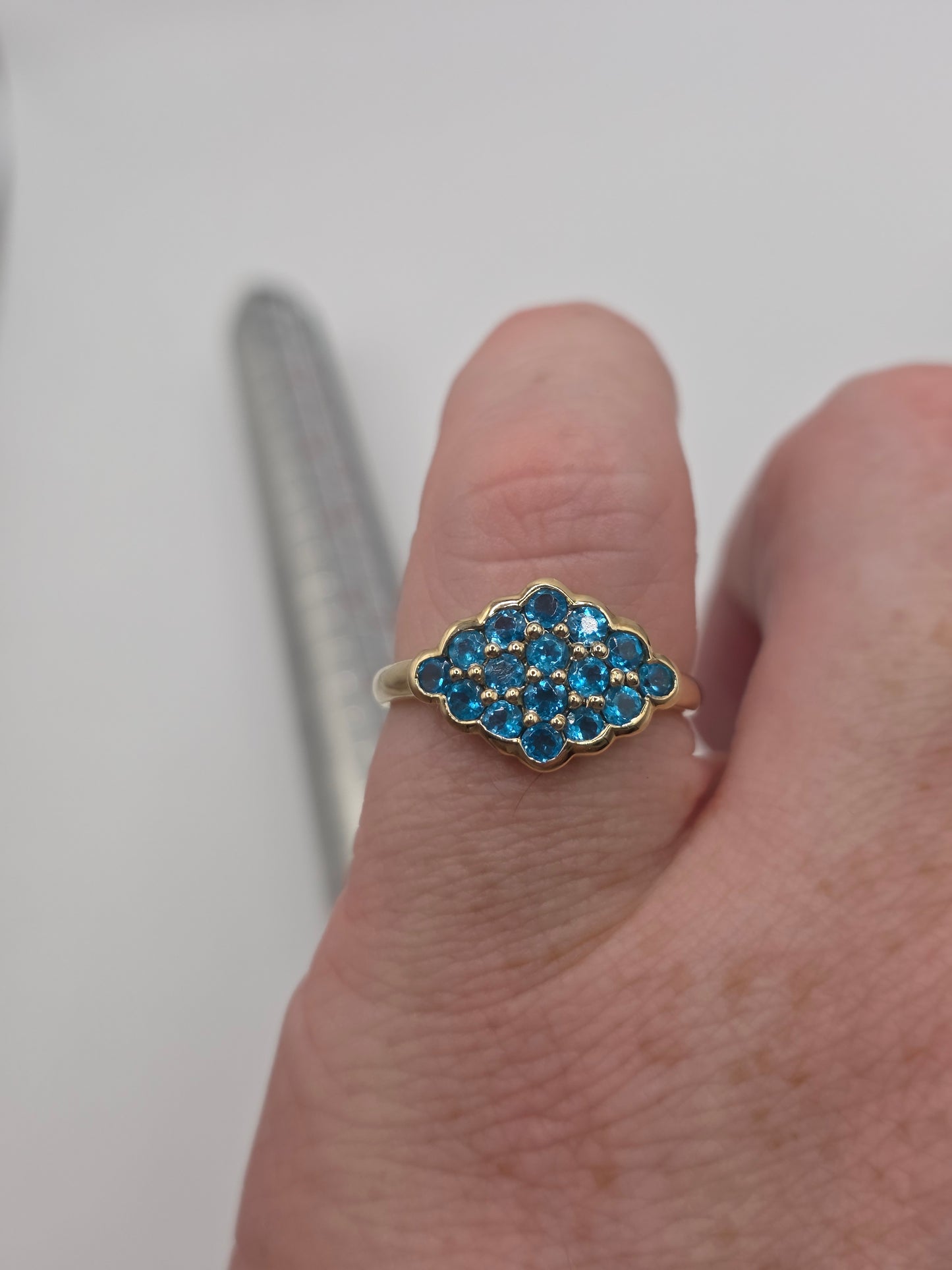 9ct gold blue cz ring