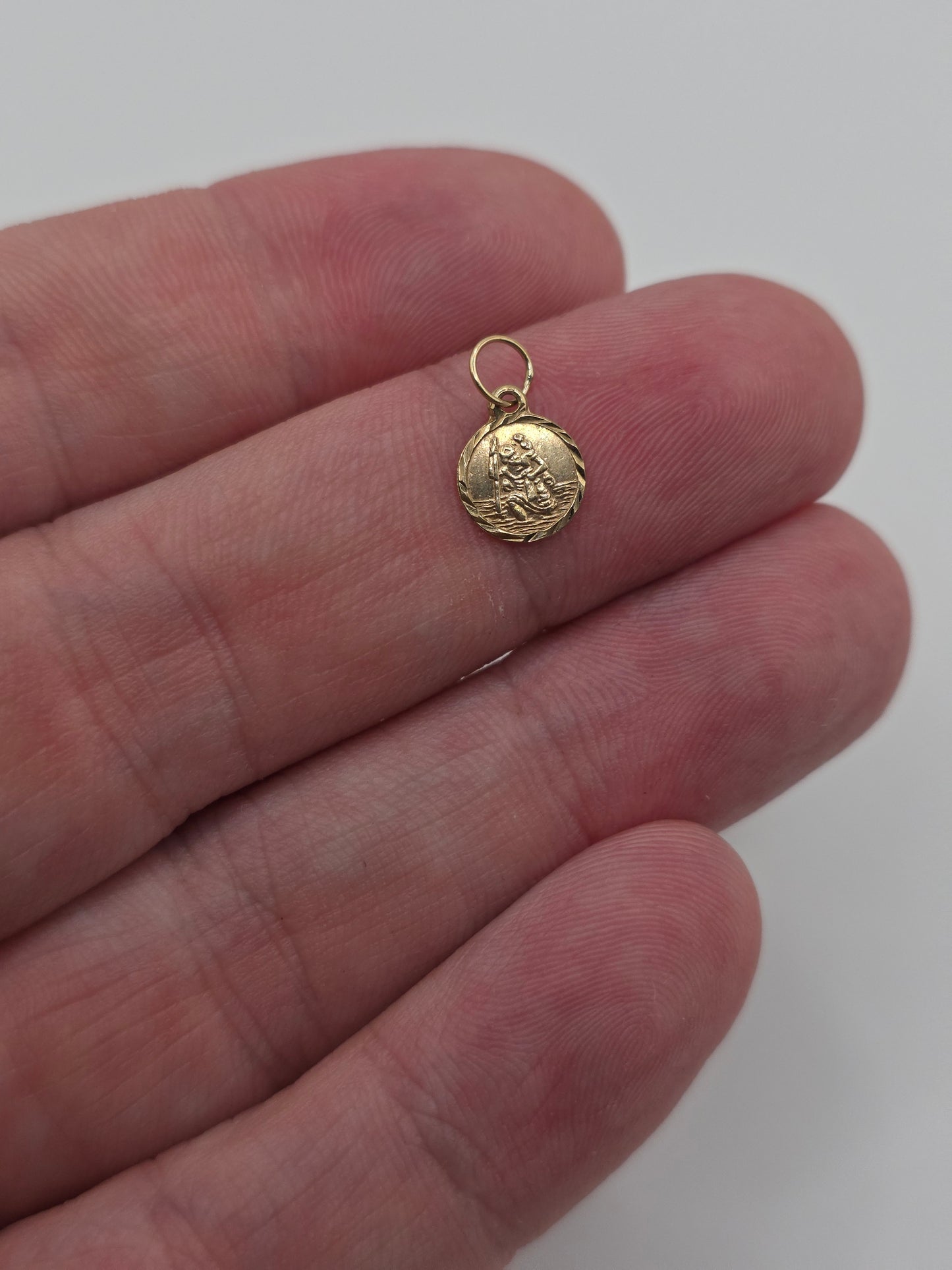 9ct gold st christopher charm