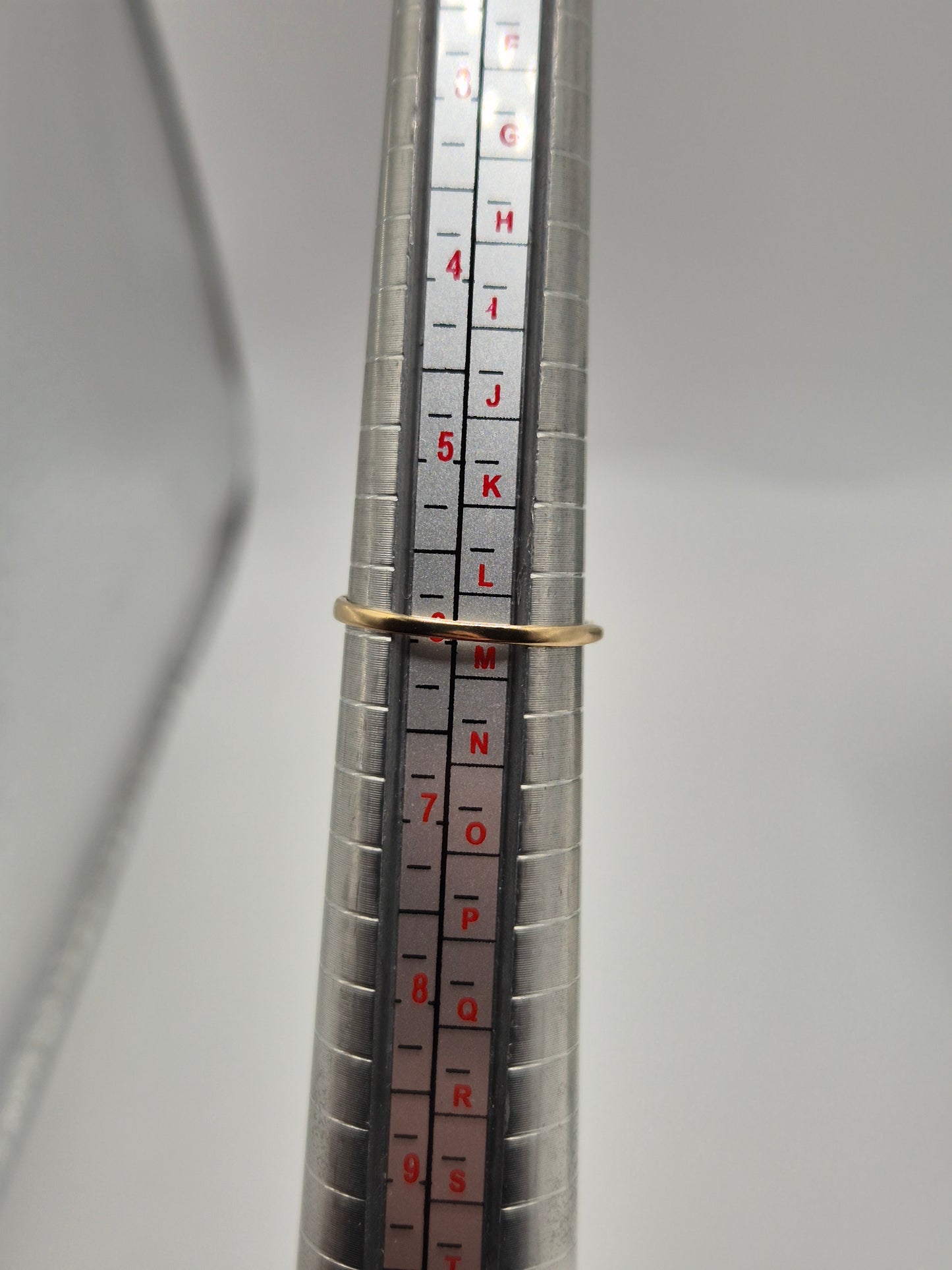 9ct gold sapphire and diamond ring