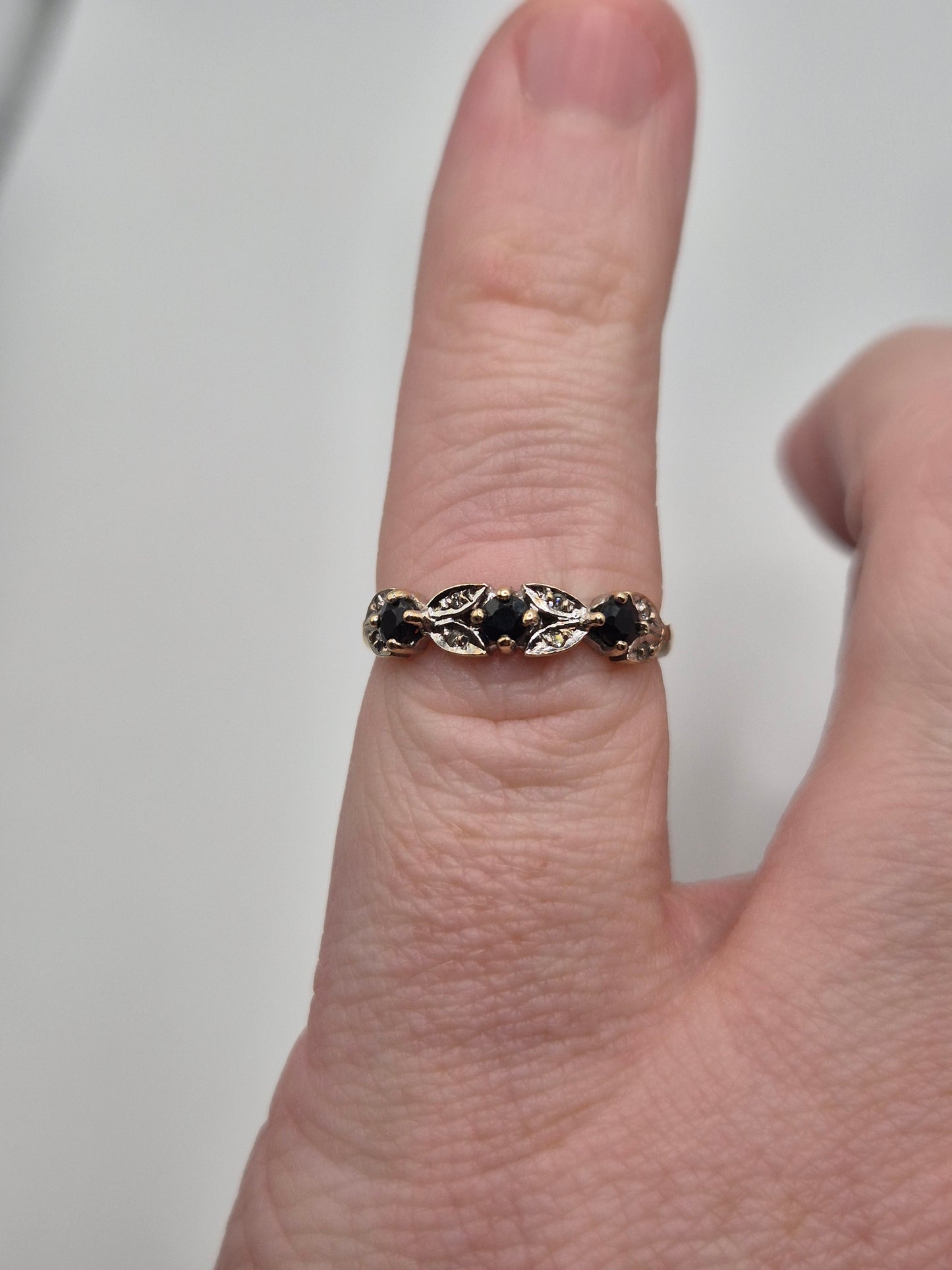 9ct gold sapphire and diamond ring