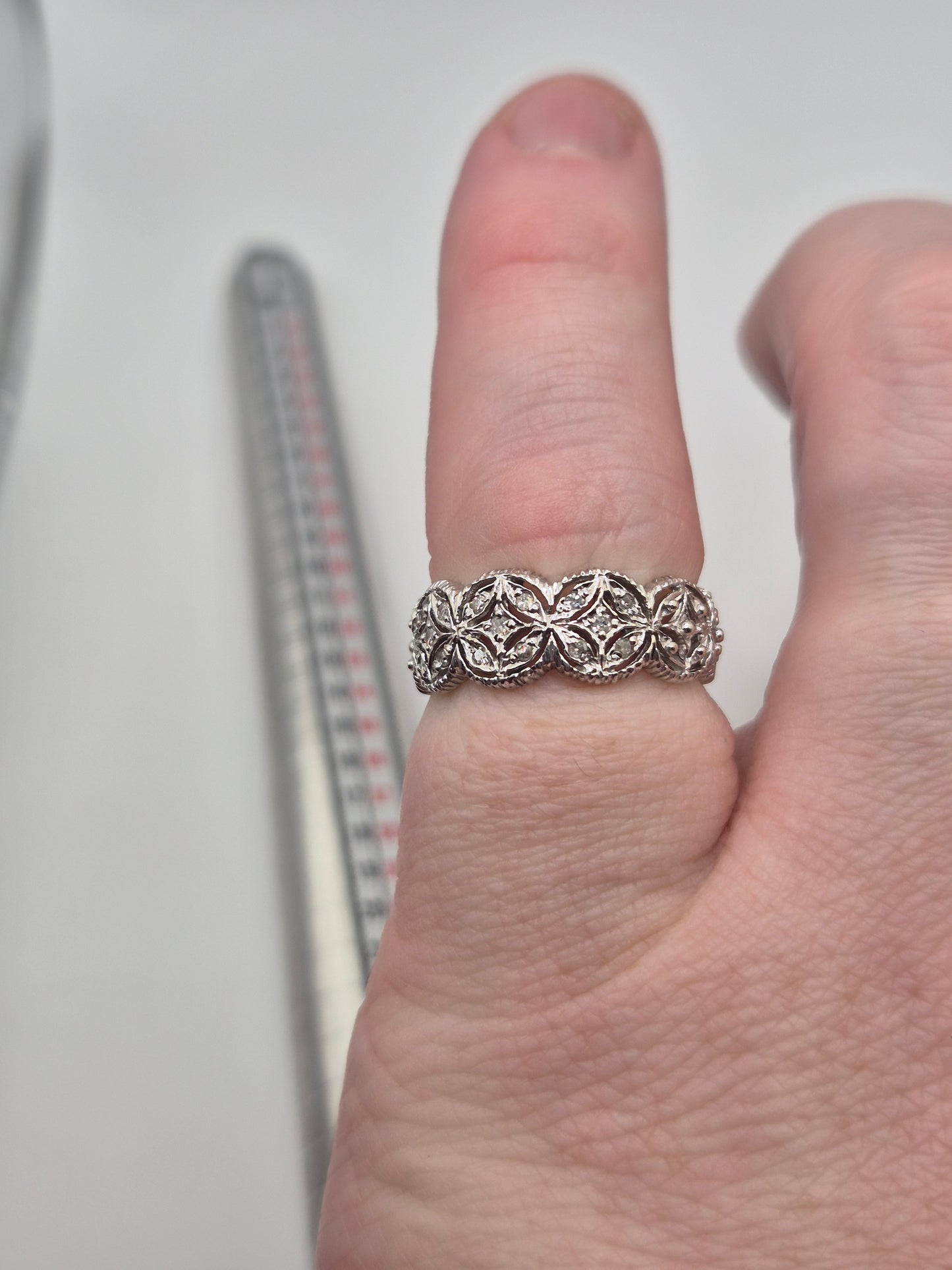9ct white gold diamond ring