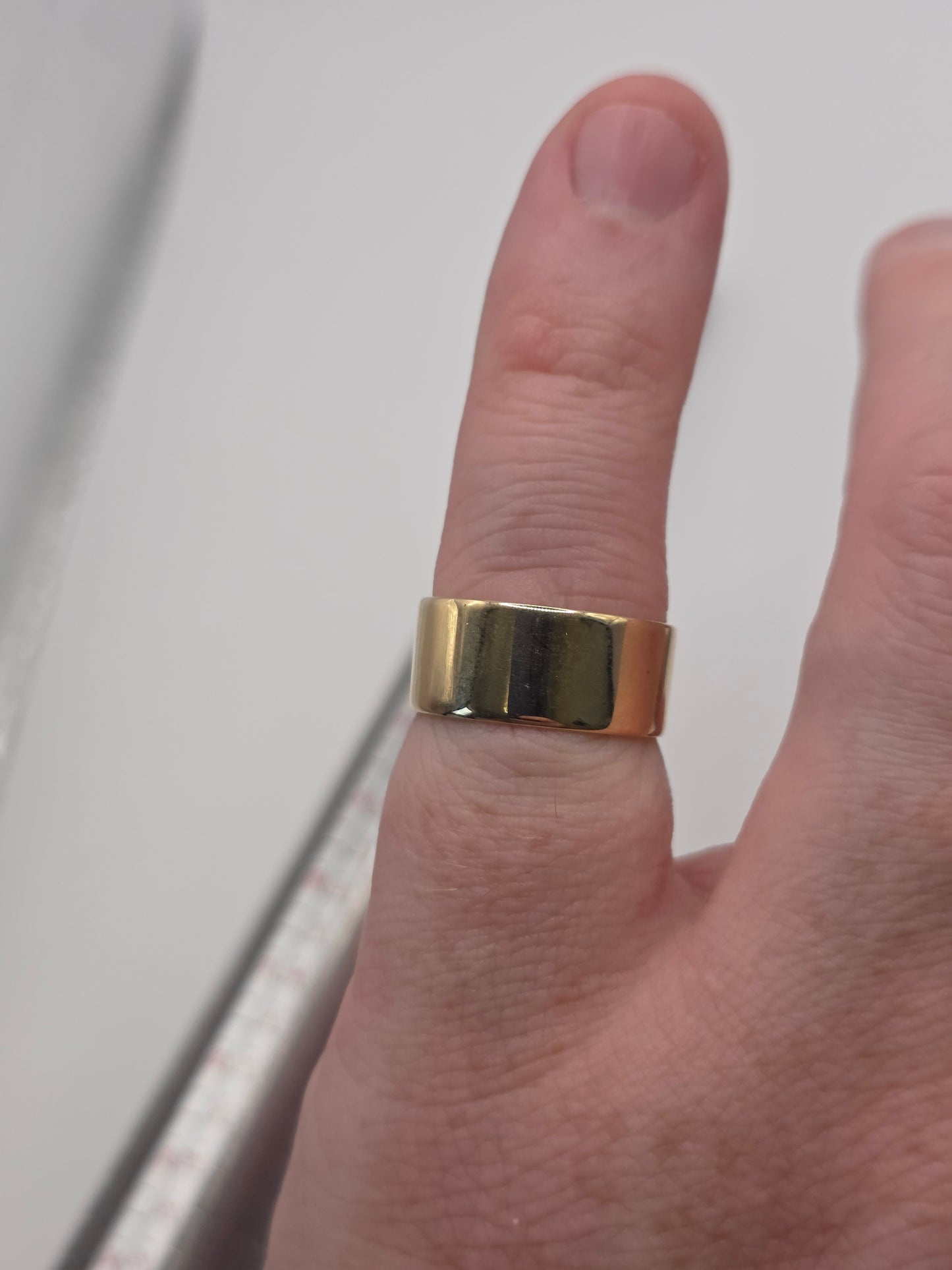 Wide 9ct gold band ring