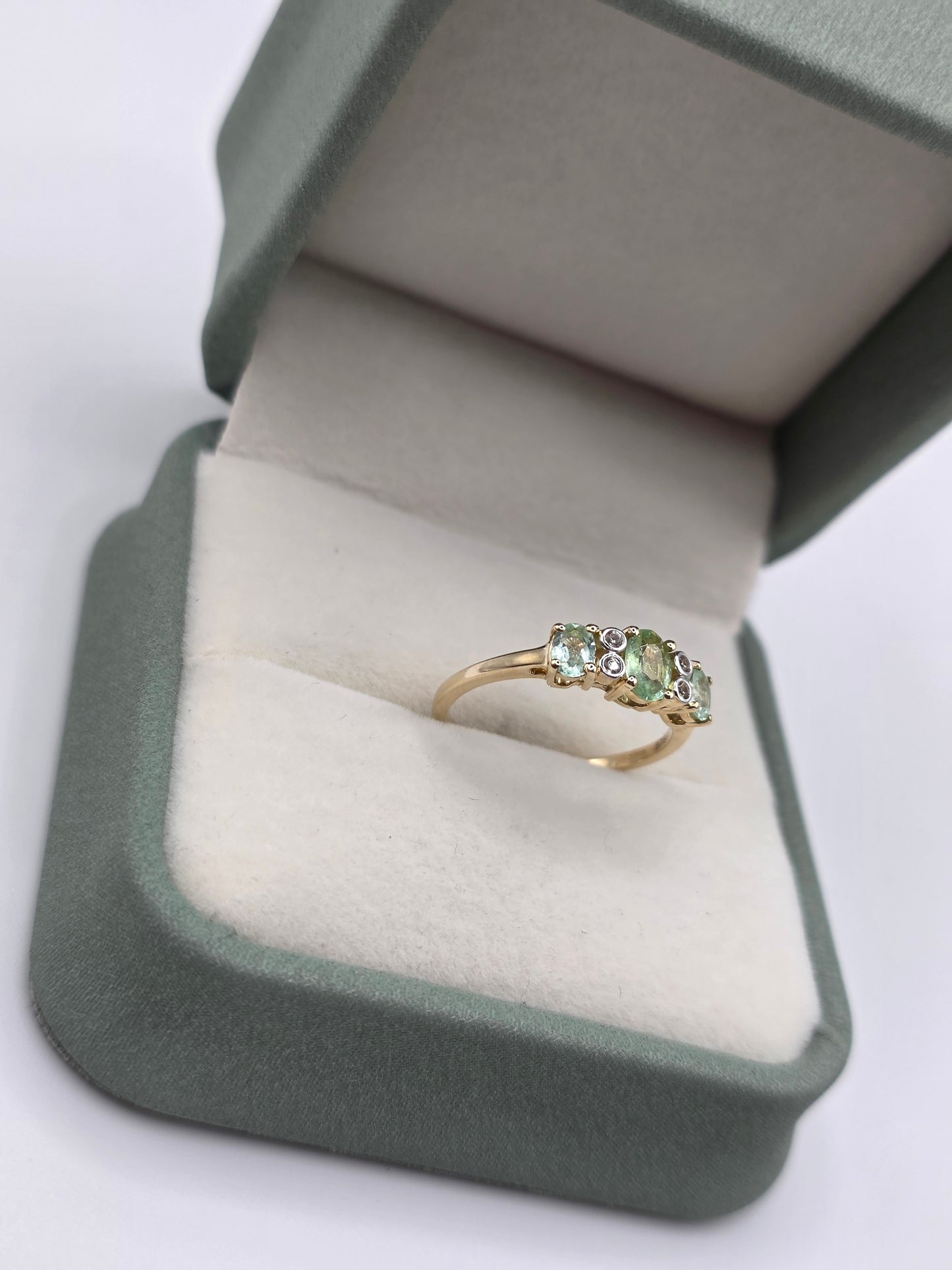 9ct gold green tourmaline and topazring