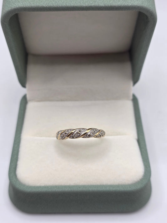 9ct gold diamond ring