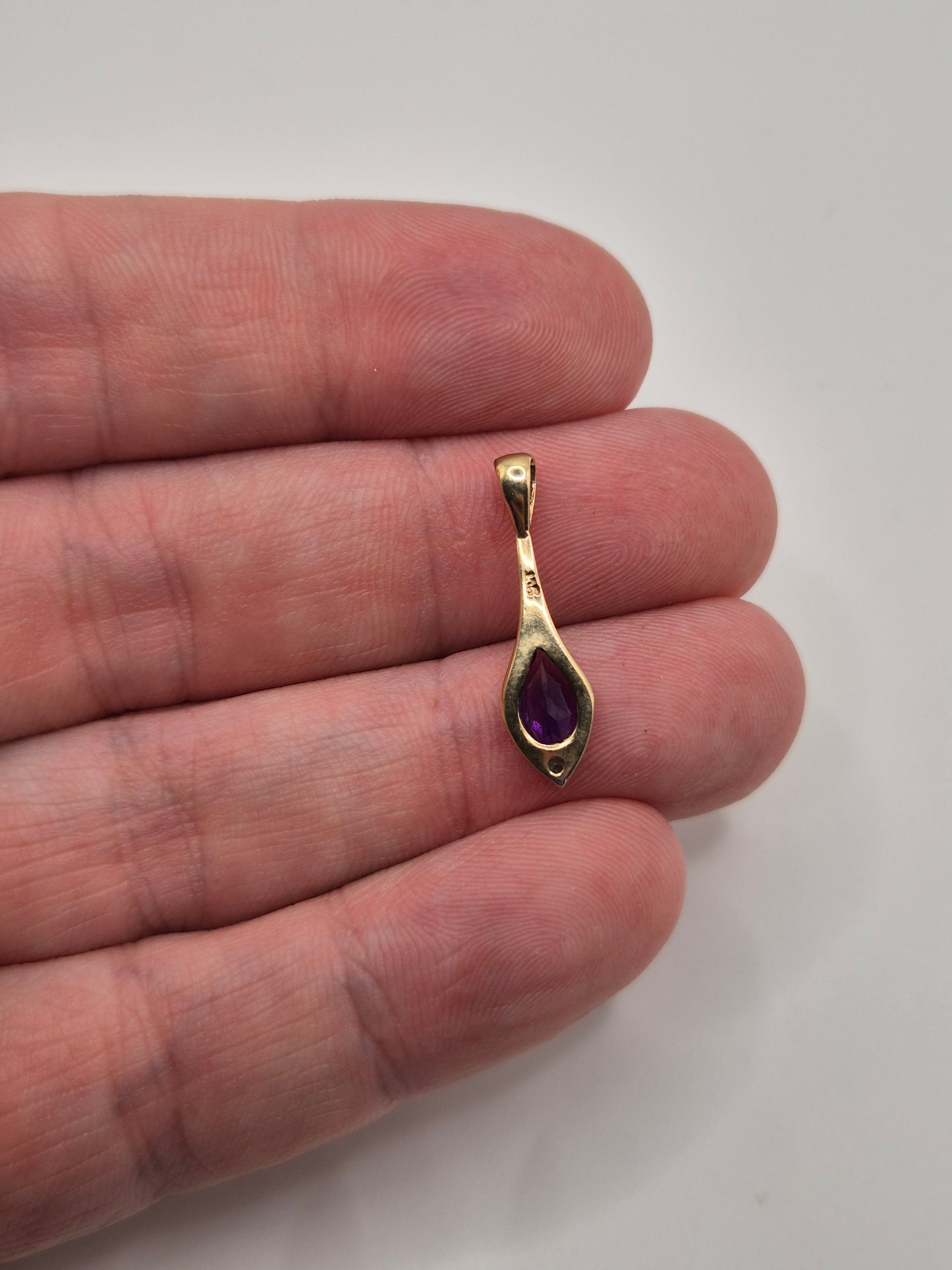 9ct gold amethyst and diamond pendant