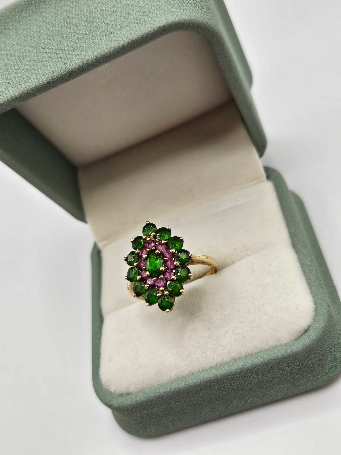 9ct gold diopside and Almandine garnet ring