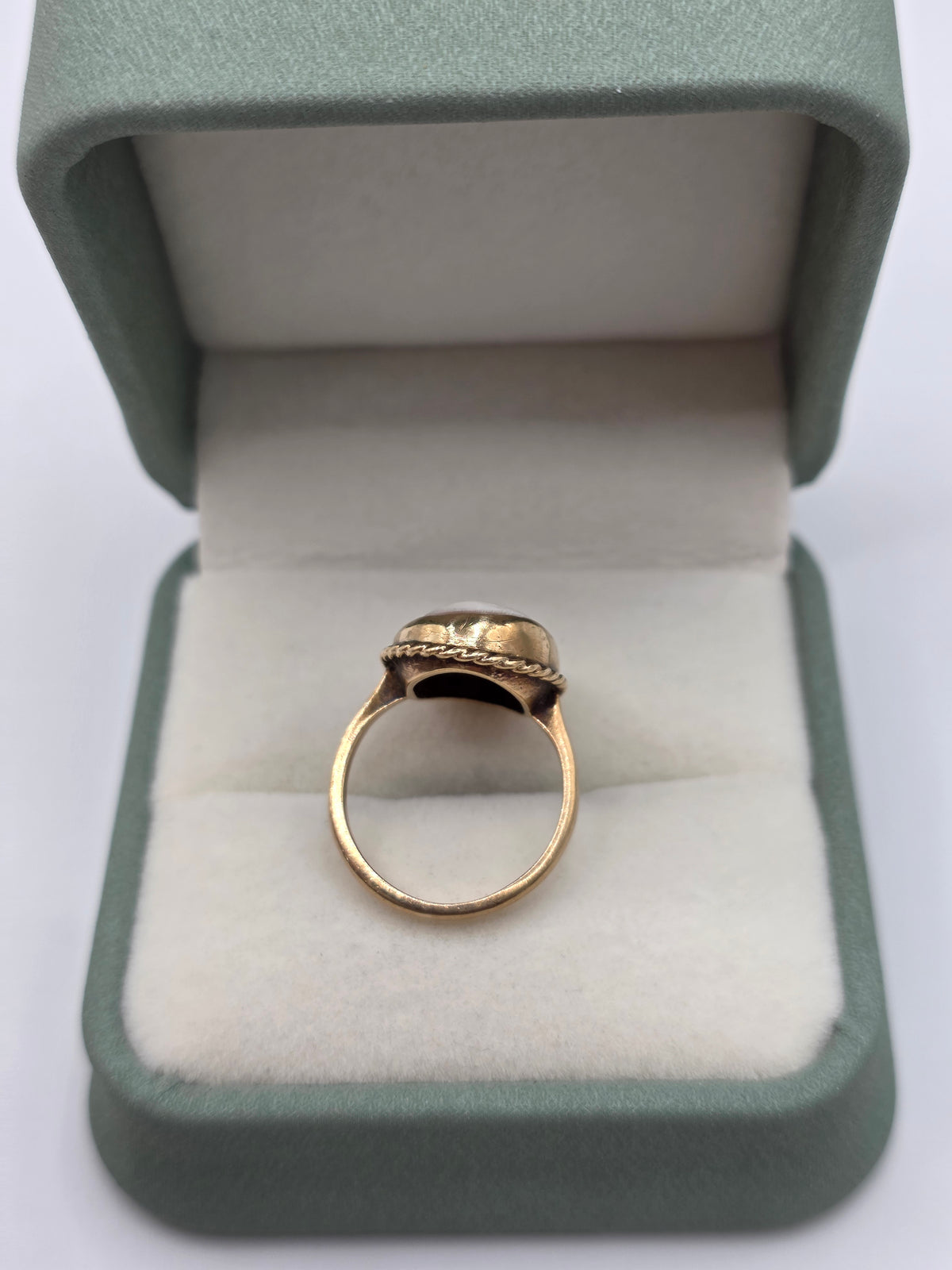 Vintage 9ct gold cameo ring