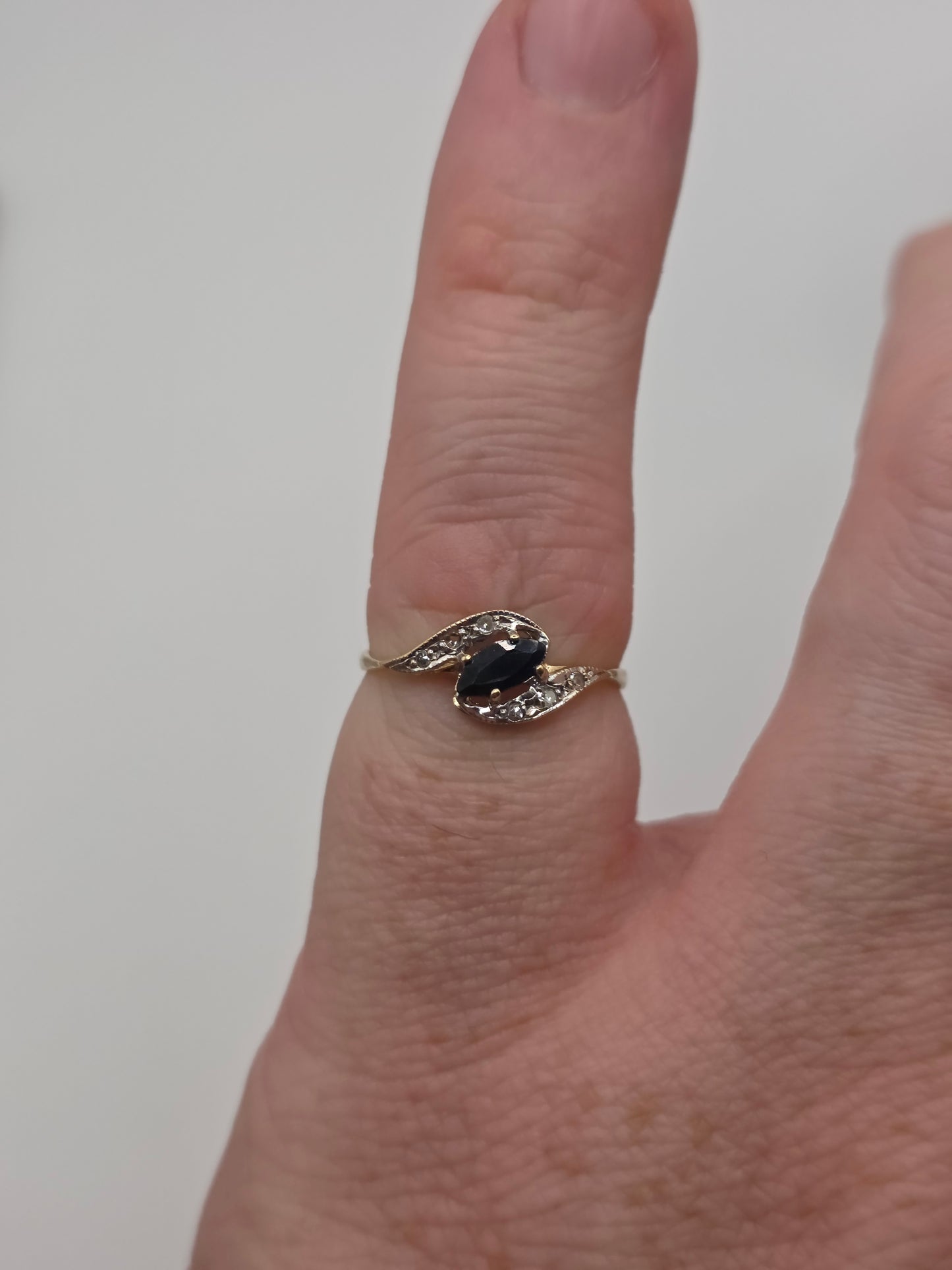 9ct gold sapphire and diamond ring