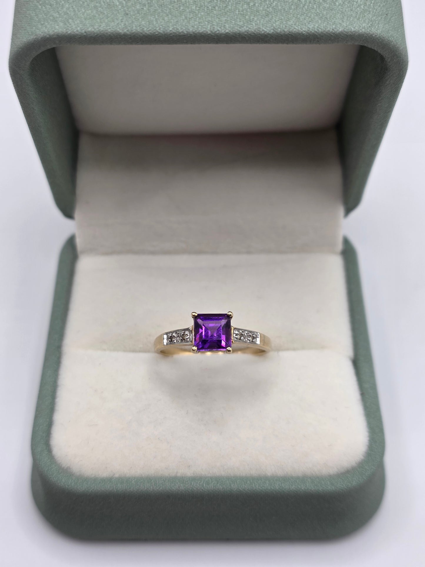 9ct gold amethyst and diamond ring