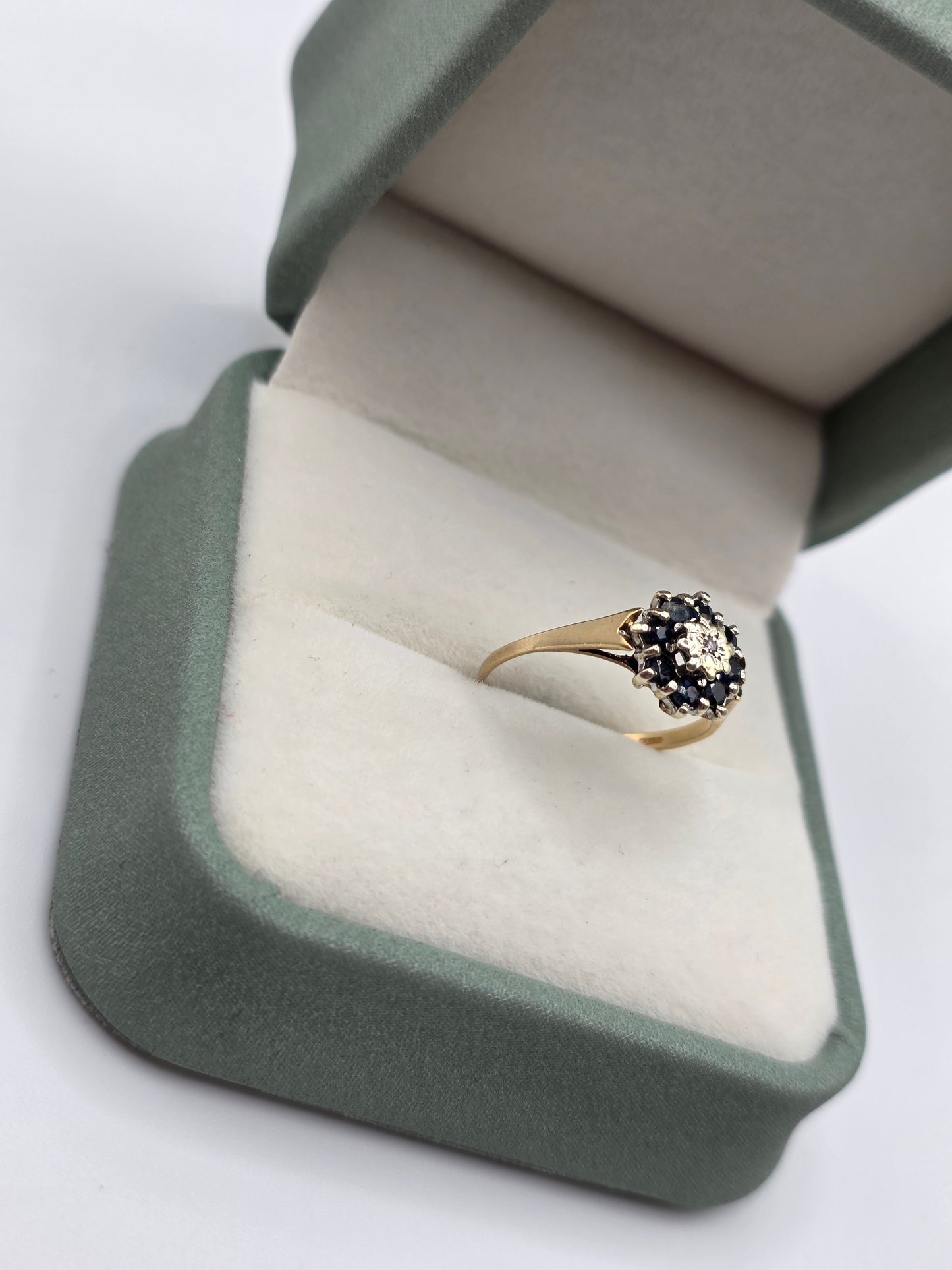9ct gold sapphire and diamond ring