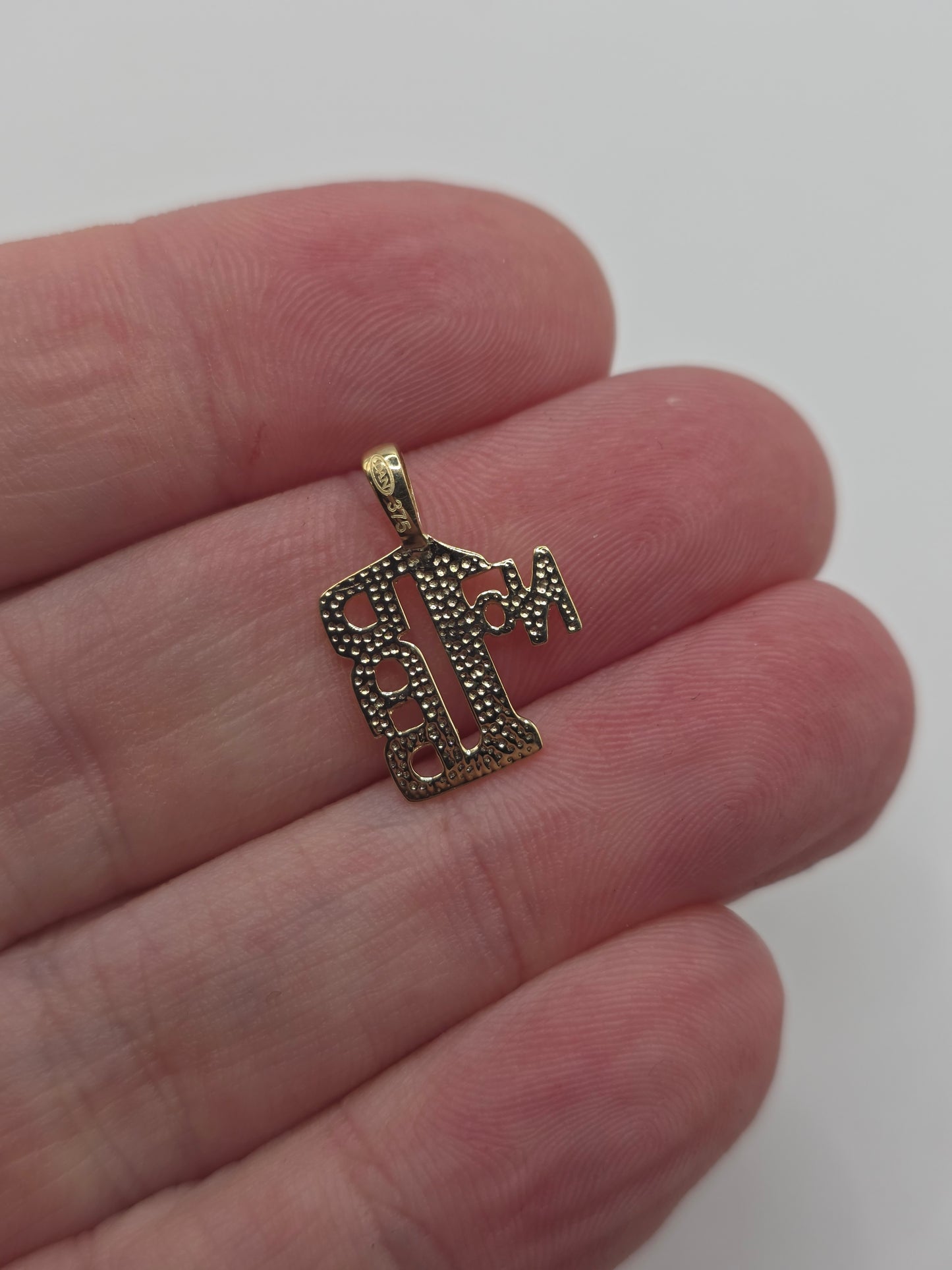9ct gold no1. Dad pendant
