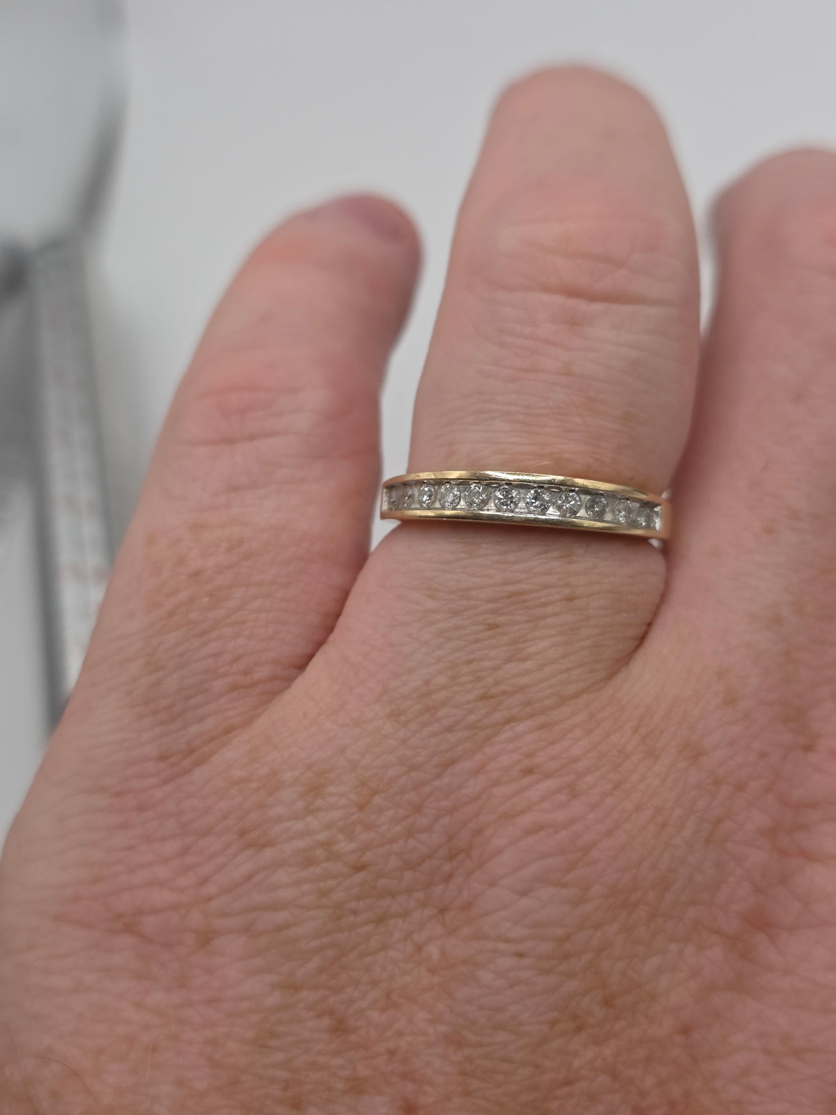 9ct gold diamond ring