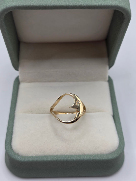 9ct gold diamond moon ring