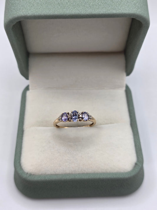 9ct gold tanzanite and diamond ring