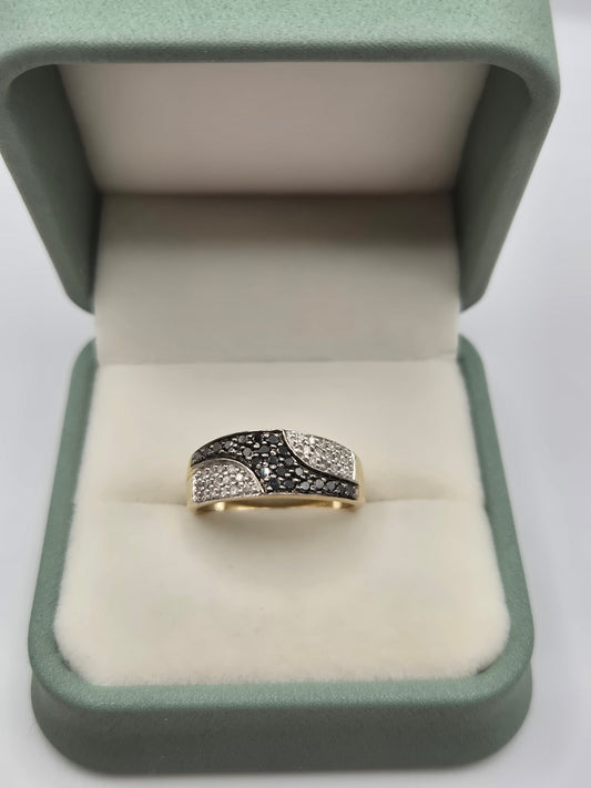 9ct gold diamond cluster ring